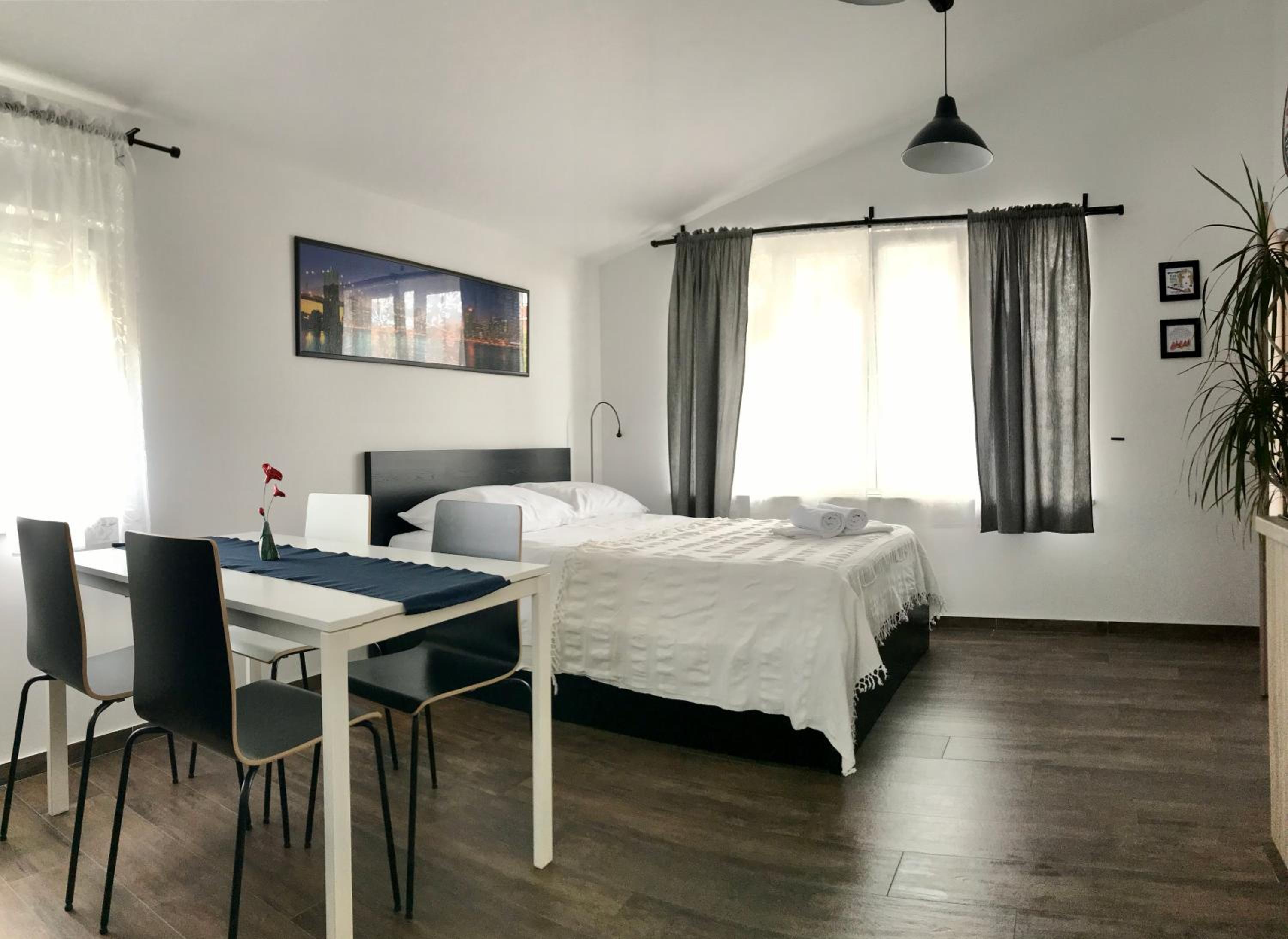 Studio Apartment