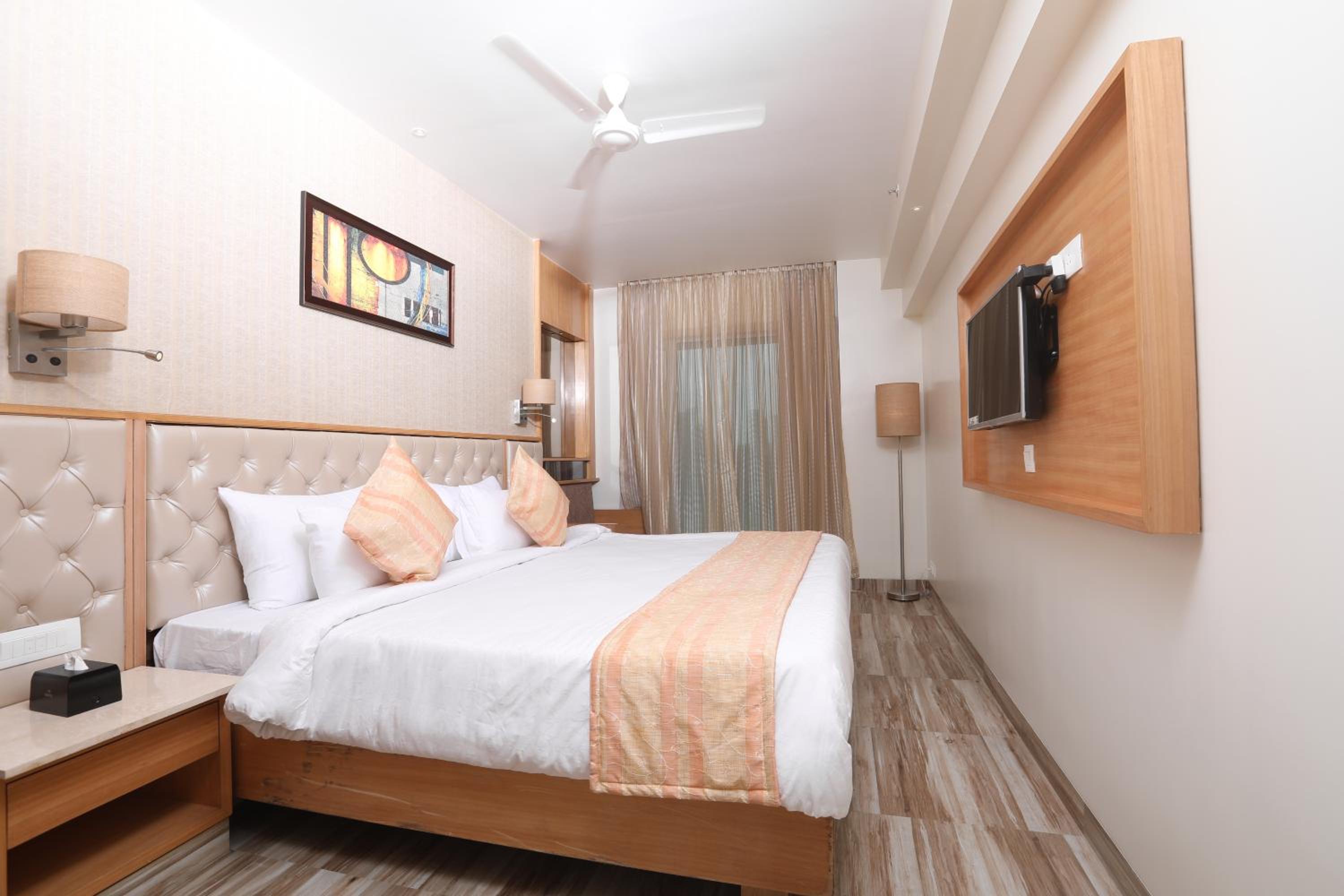 Executive King Room - Photo 12