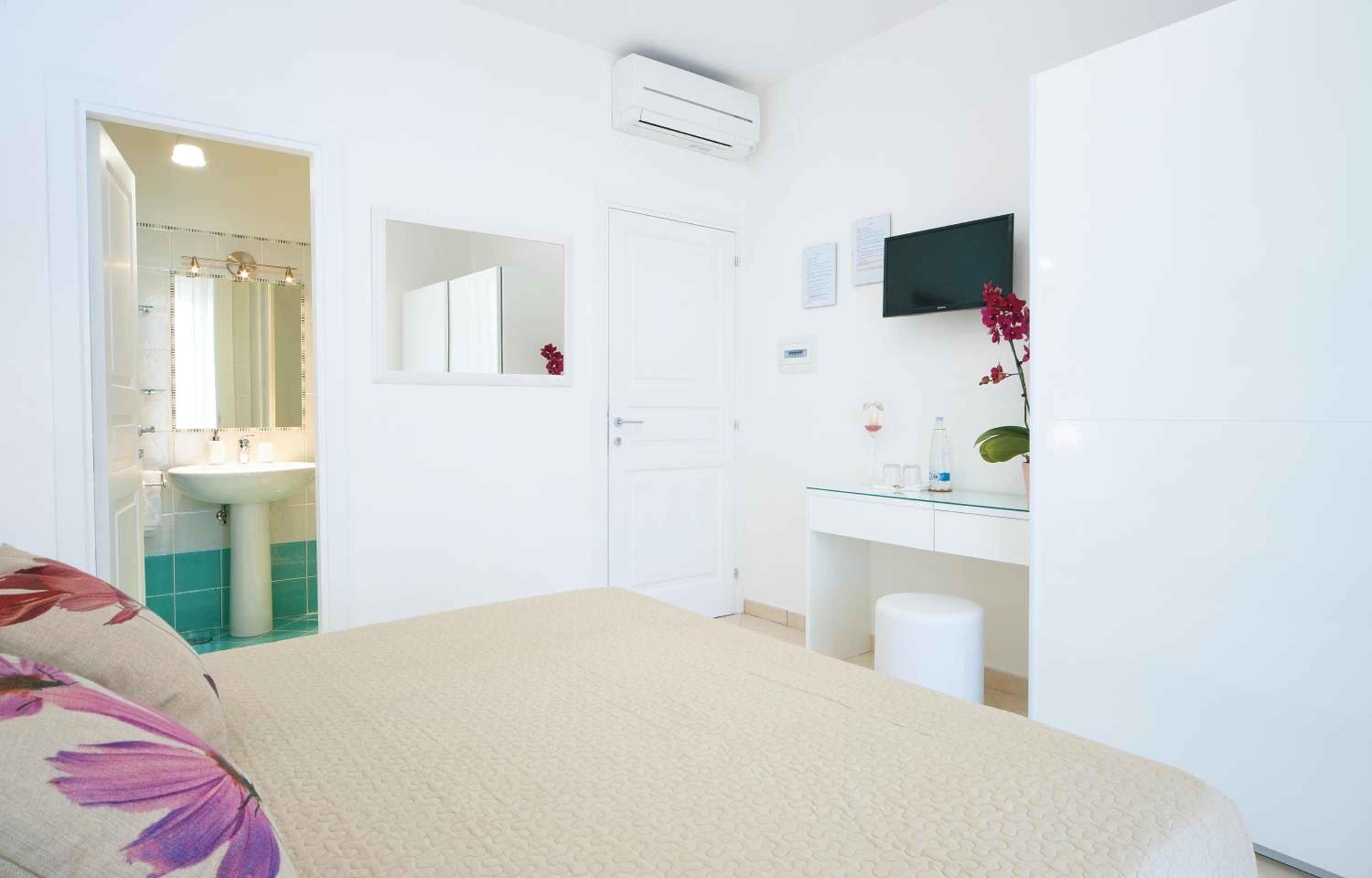 Double Room with Balcony photo 1