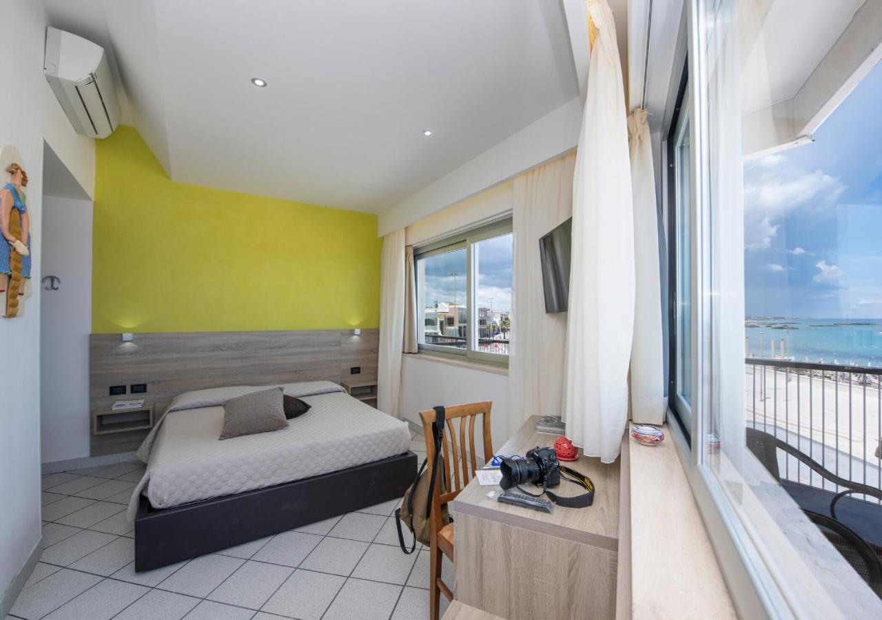 Deluxe Double Room with Balcony and Sea View
