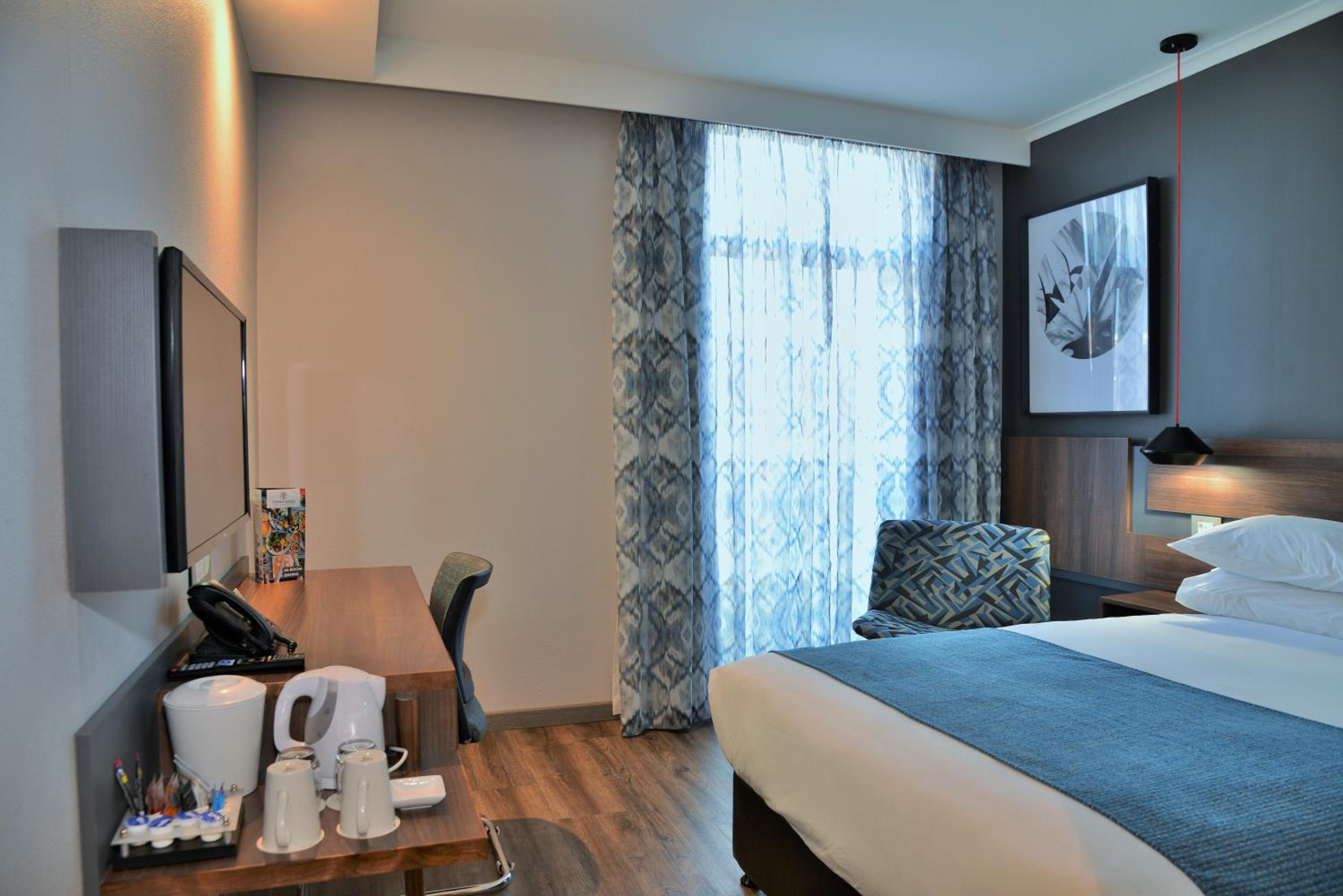 Double Room - Non-Smoking  - Photo 3