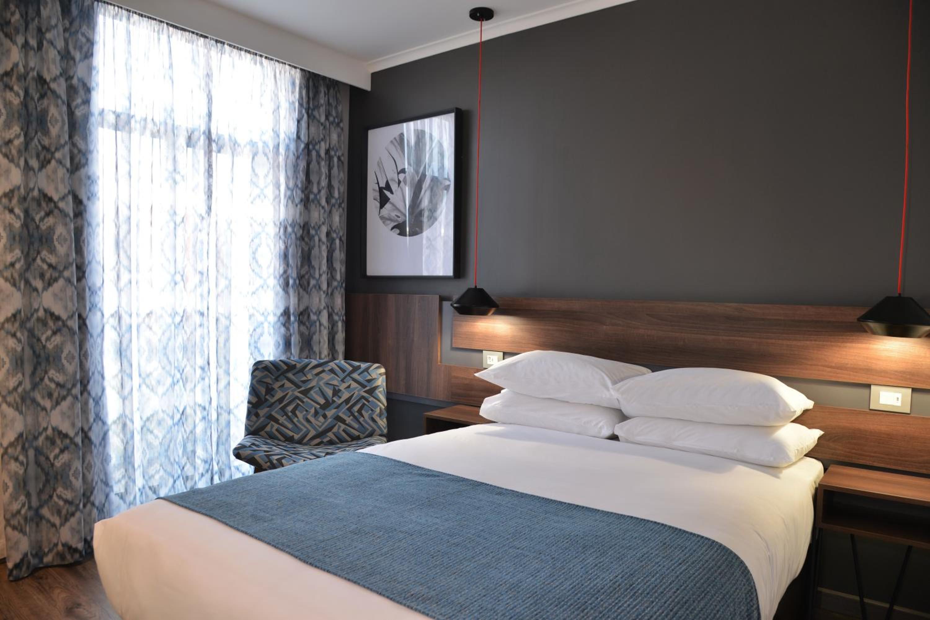 Double Room - Non-Smoking  - Photo 2