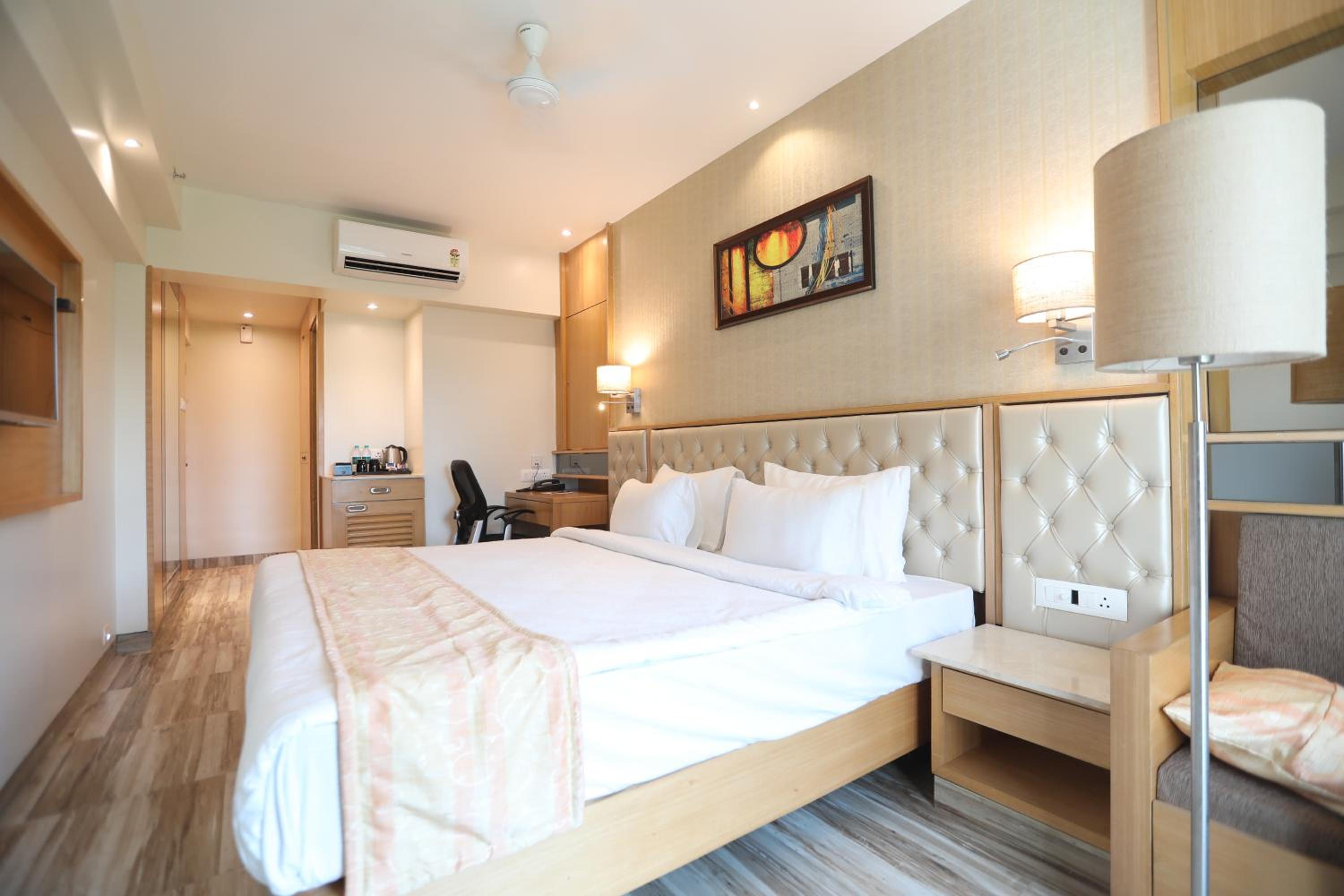  Executive King Room - Photo 8