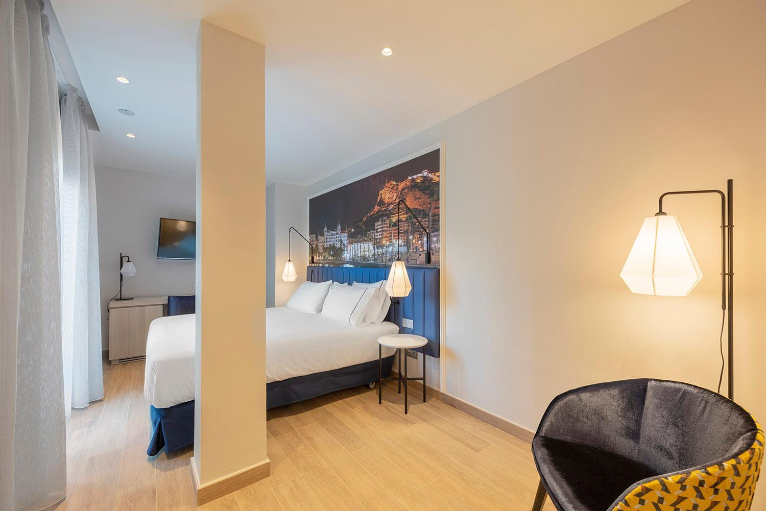 Superior Double Room with Terrace thumbnail 5
