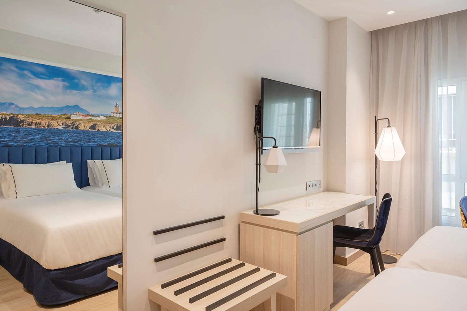 Double or Twin Room - Photo 10