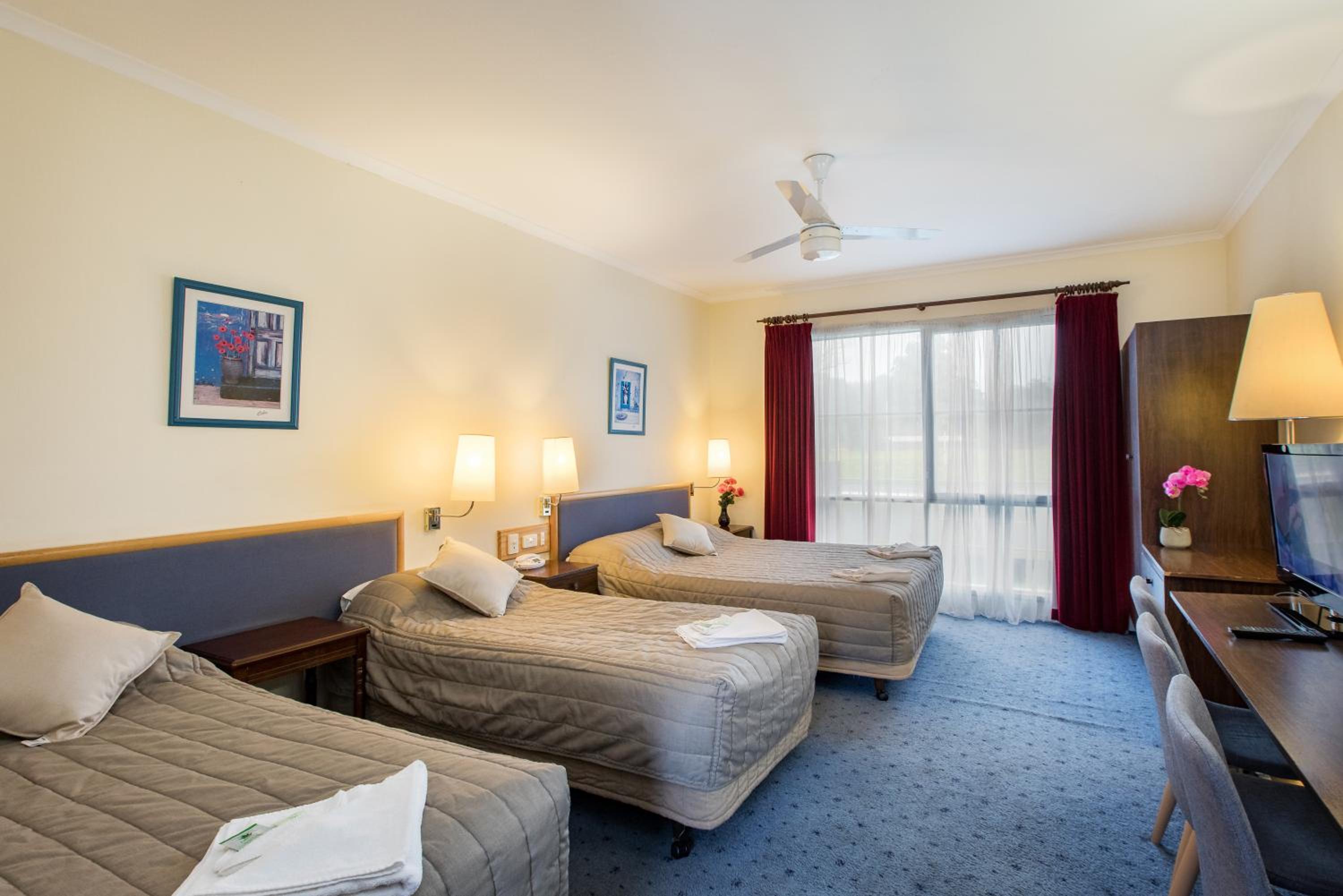 Deluxe Triple Room photo 1