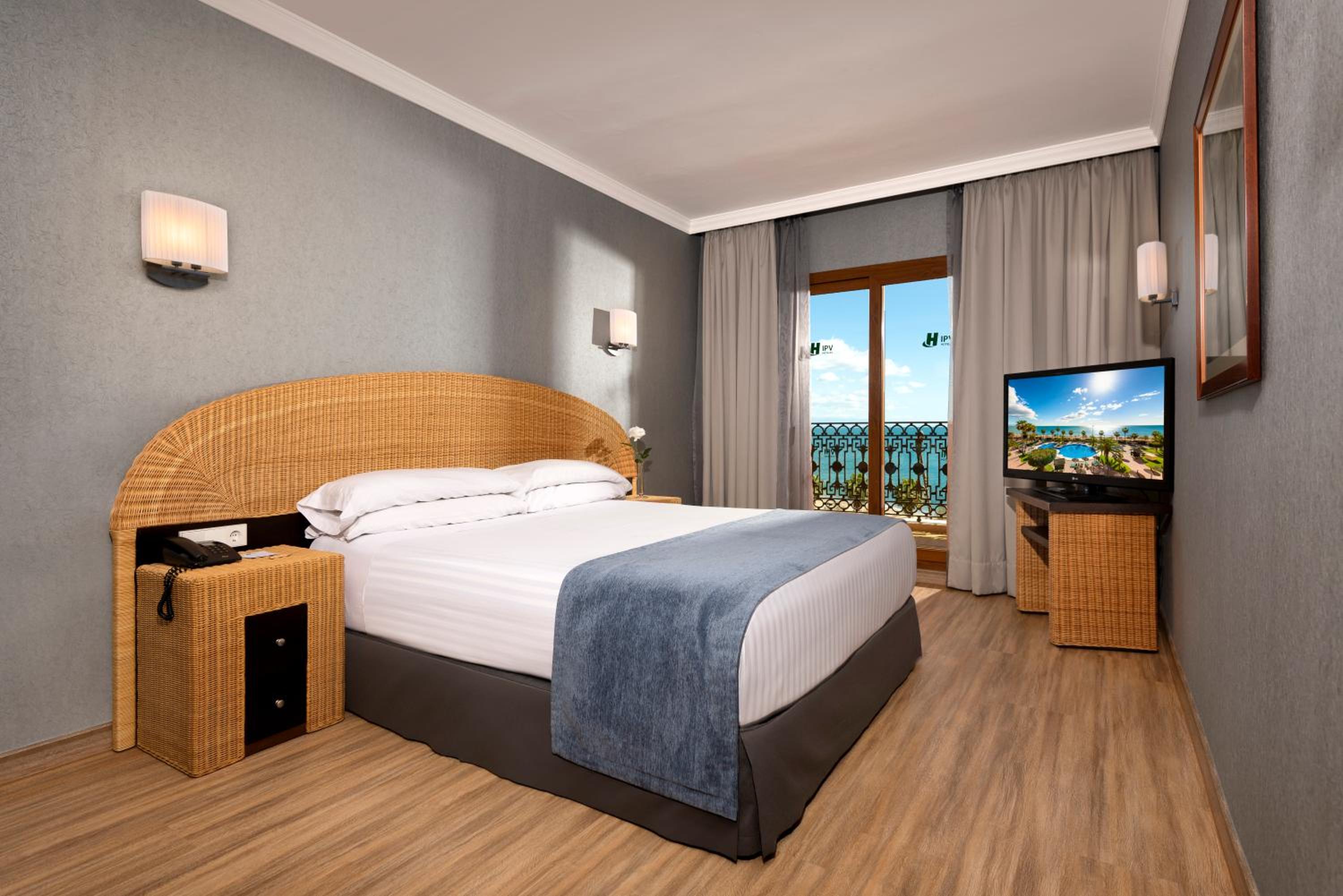 Junior Suite with Terrace and Sea View photo 3