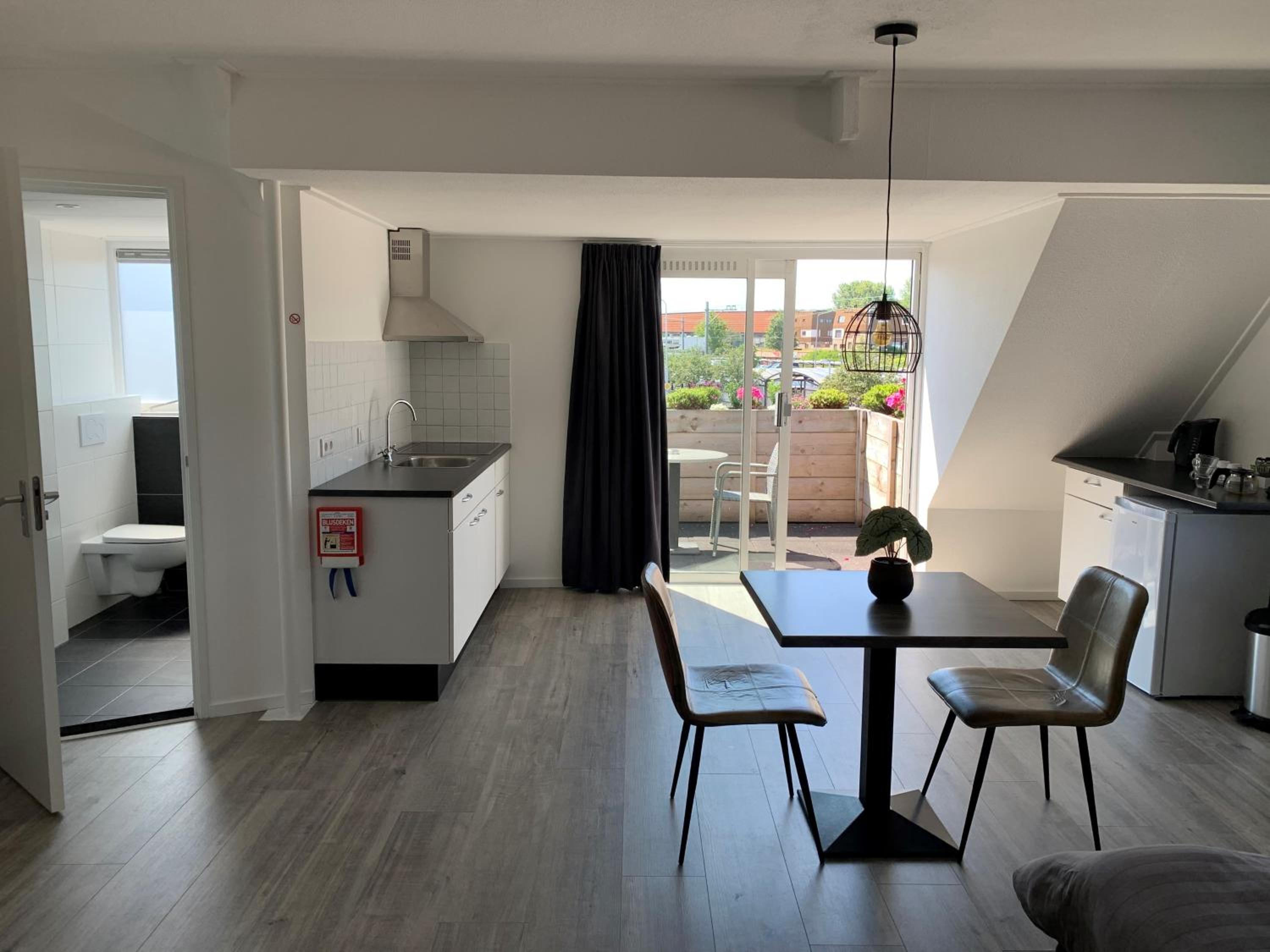 Deluxe Double Room with Balcony photo 2