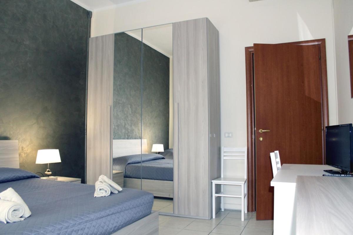 Double Room with Private External Bathroom photo 3