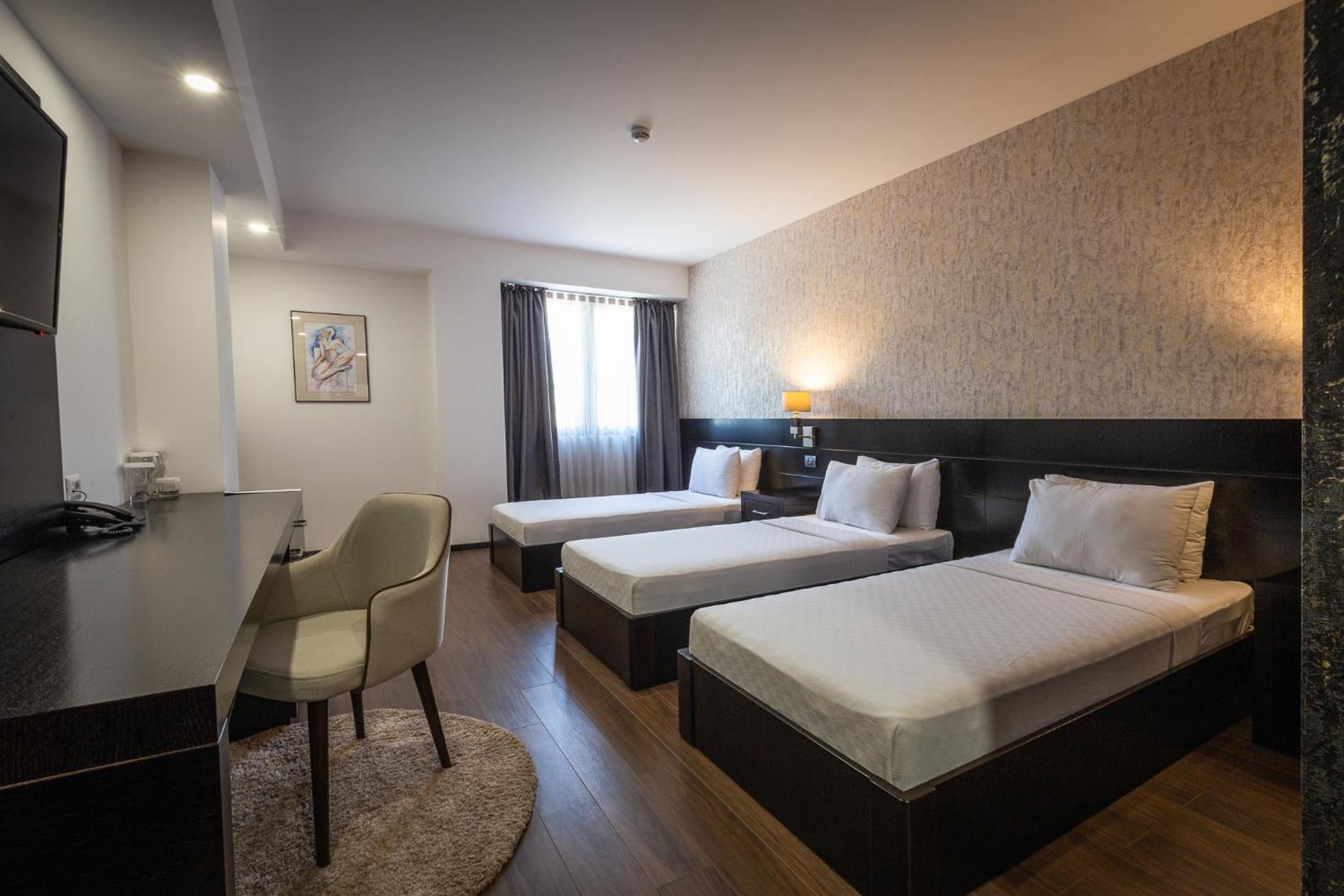 Standard Triple Room - Photo 2