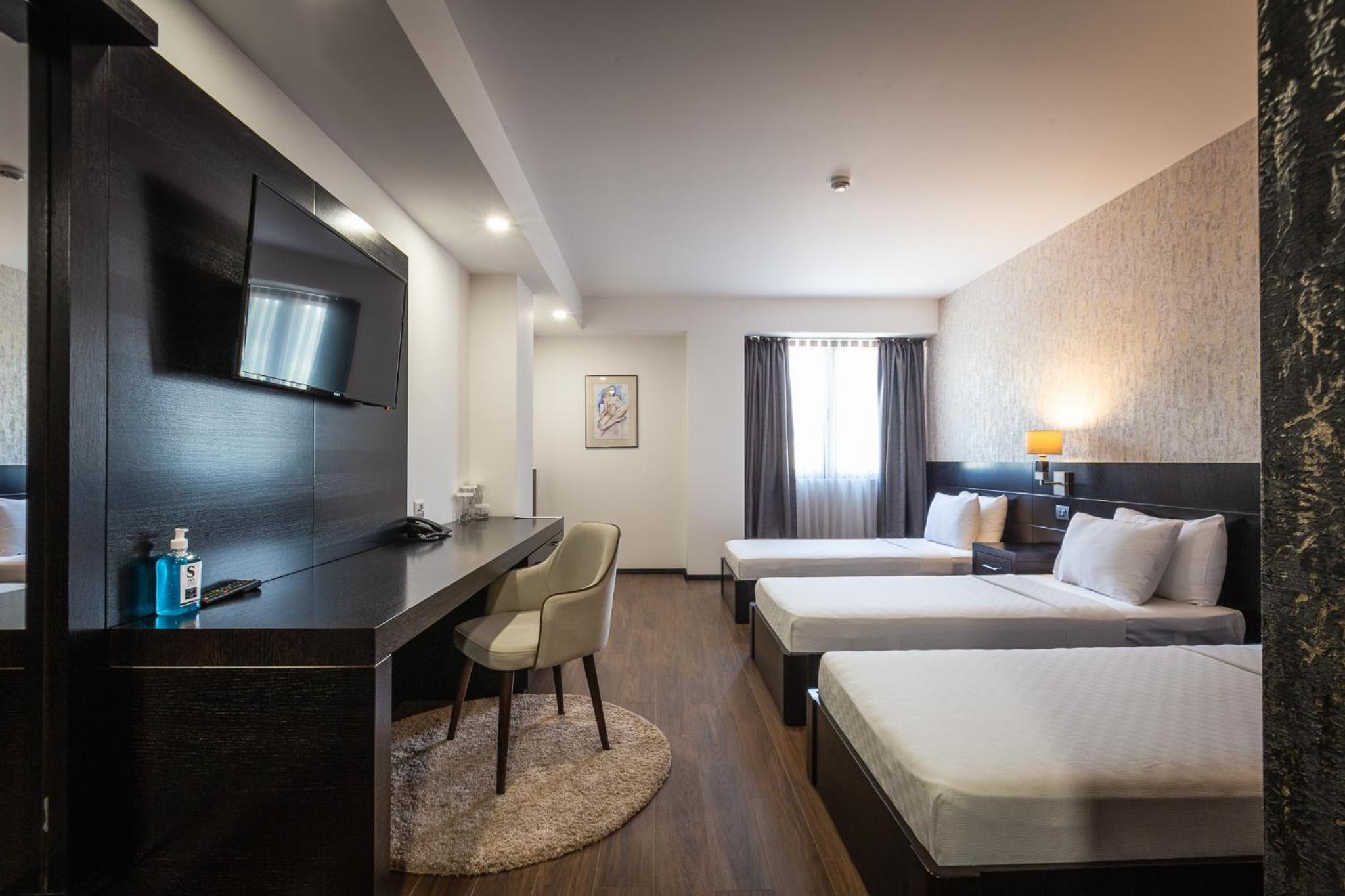Standard Triple Room - Photo 3