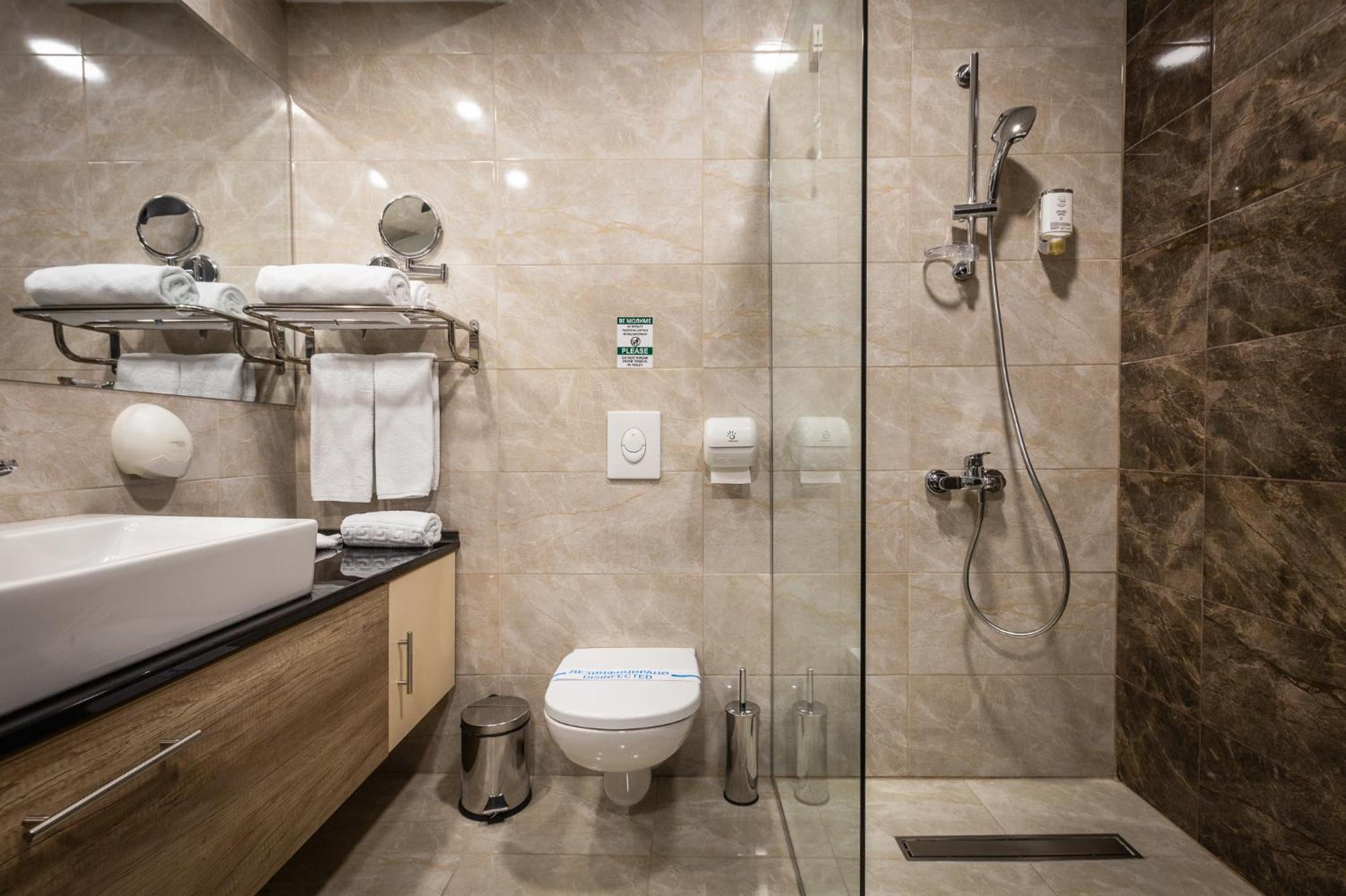 Deluxe Triple Room - Photo 4