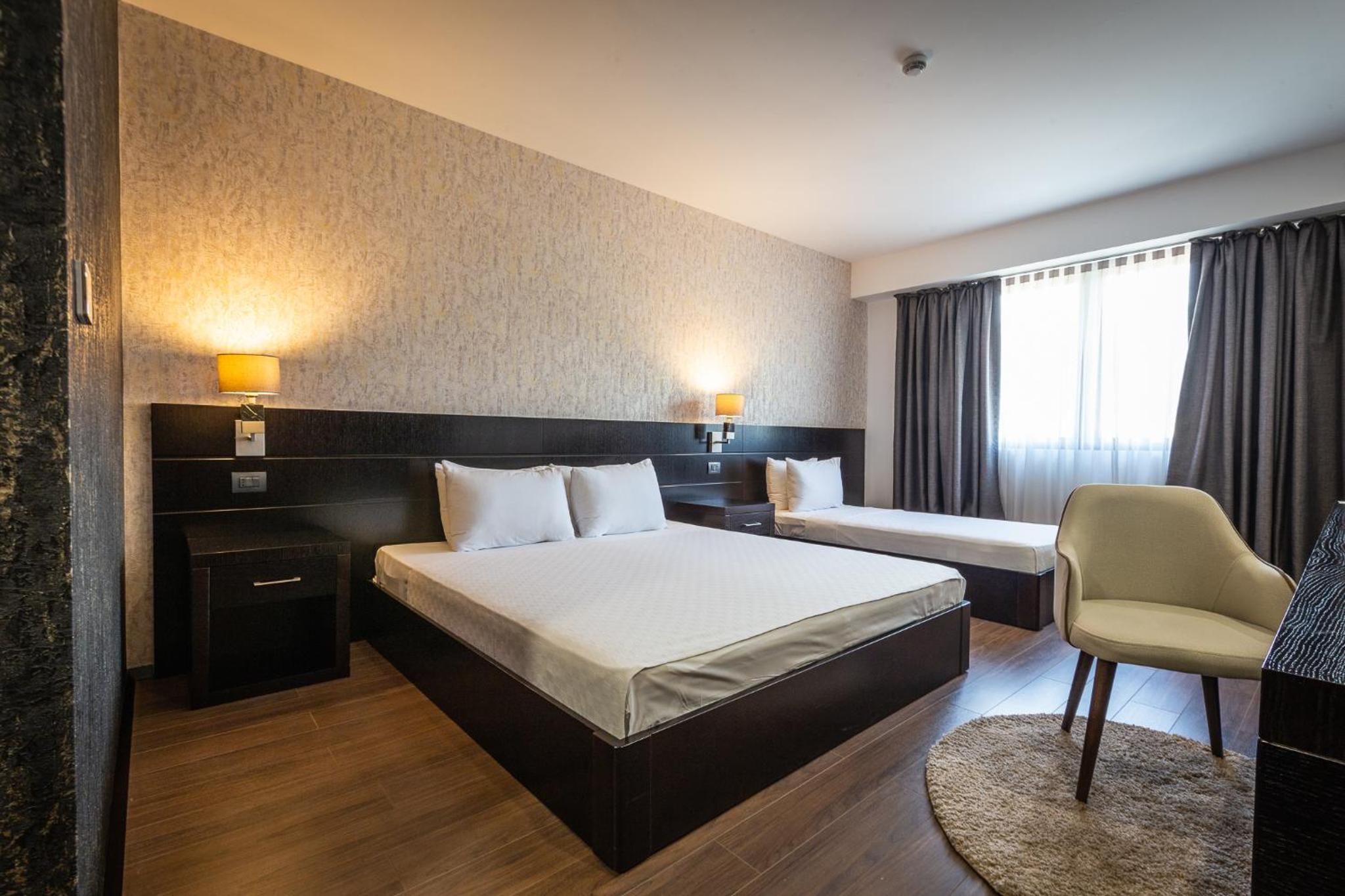 Deluxe Triple Room - Photo 2