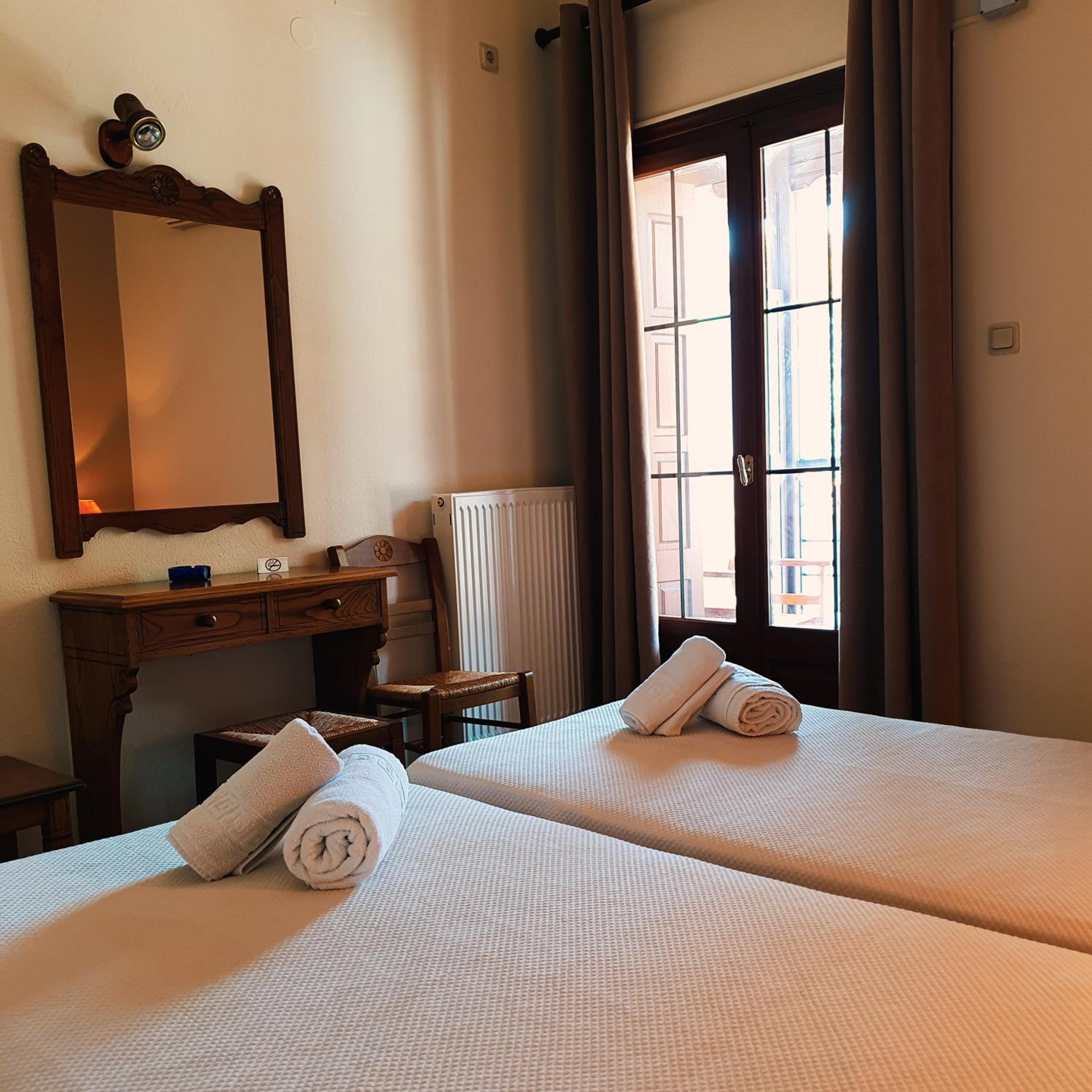 Standard Double or Twin Room - Photo 7