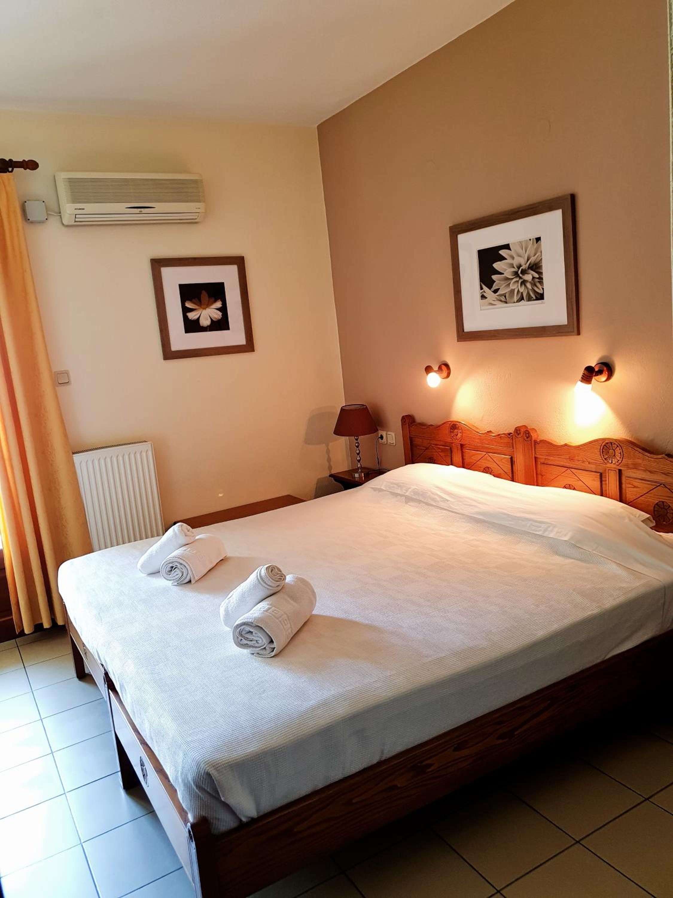 Standard Double or Twin Room - Photo 1