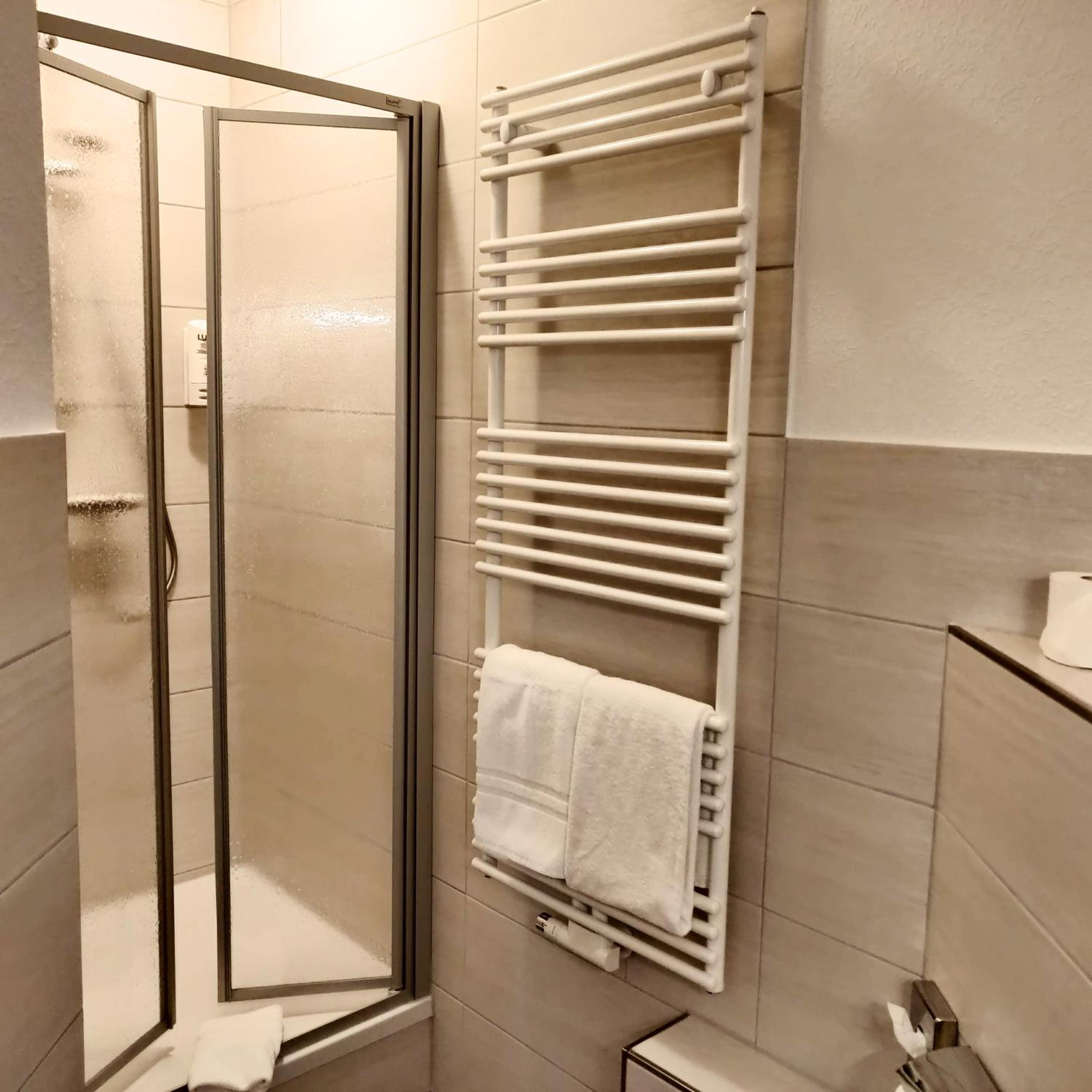 Standard Double Room - Photo 4