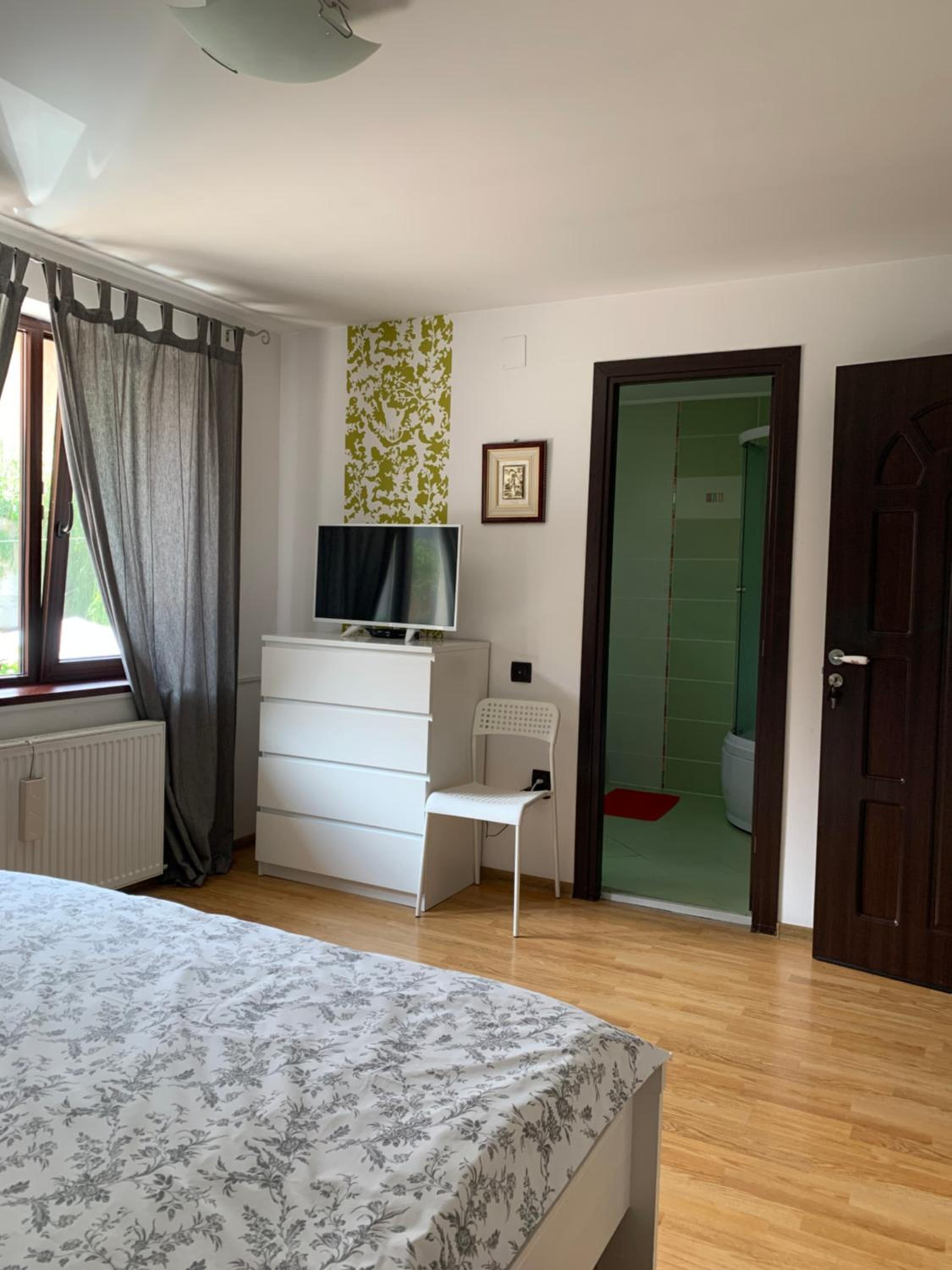Large Double Room photo 2
