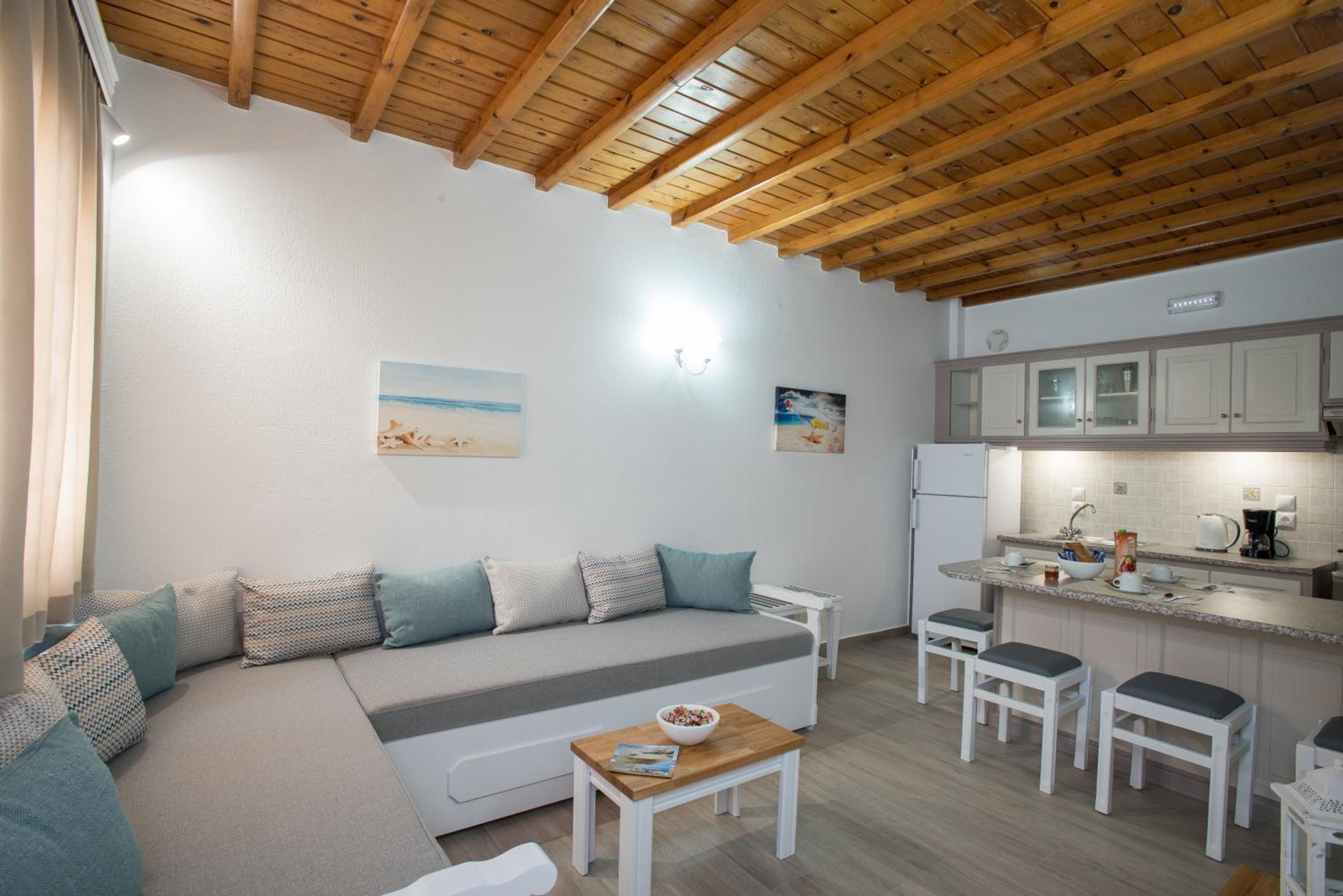 One-Bedroom Apartment - Photo 16
