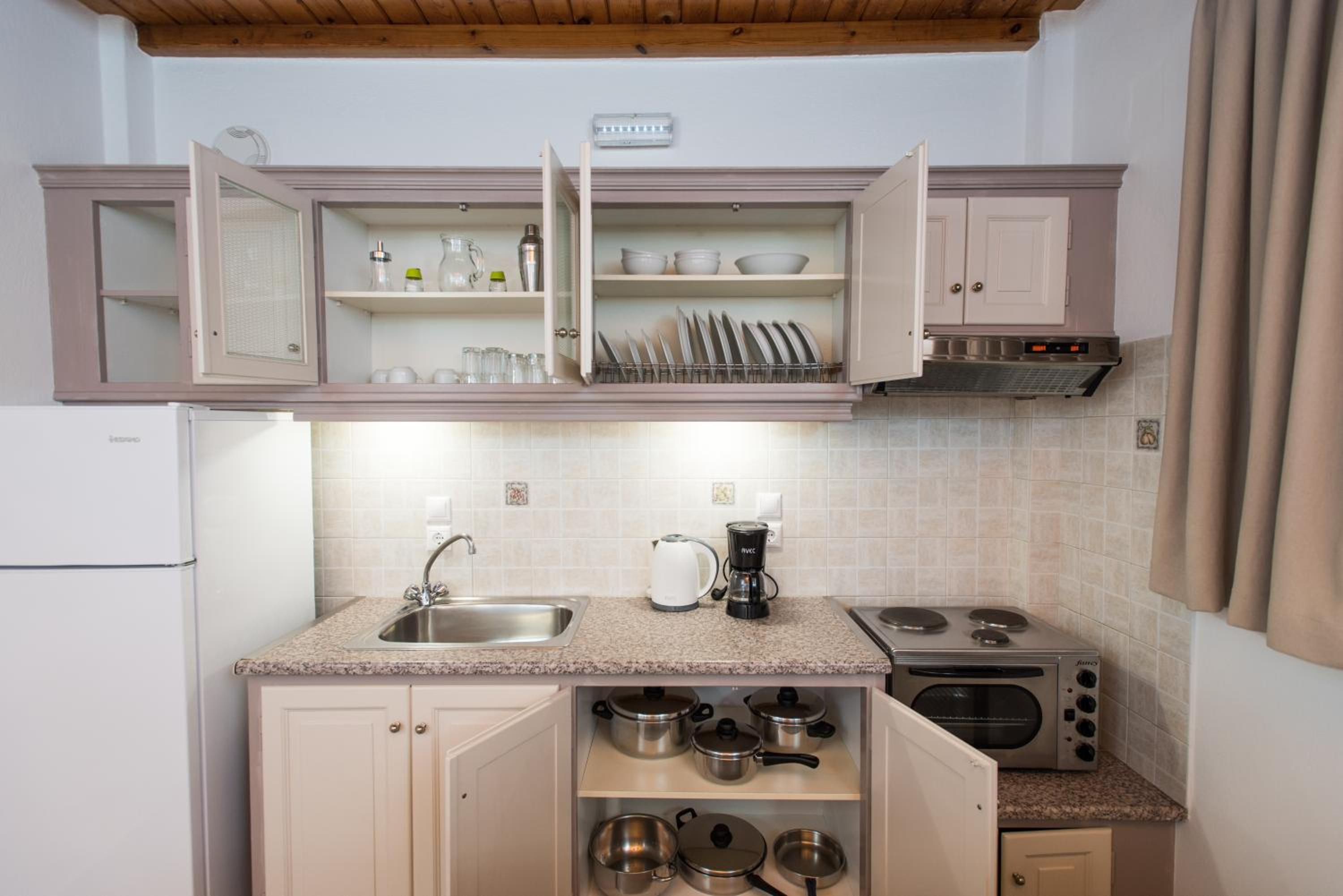 One-Bedroom Apartment - Photo 33