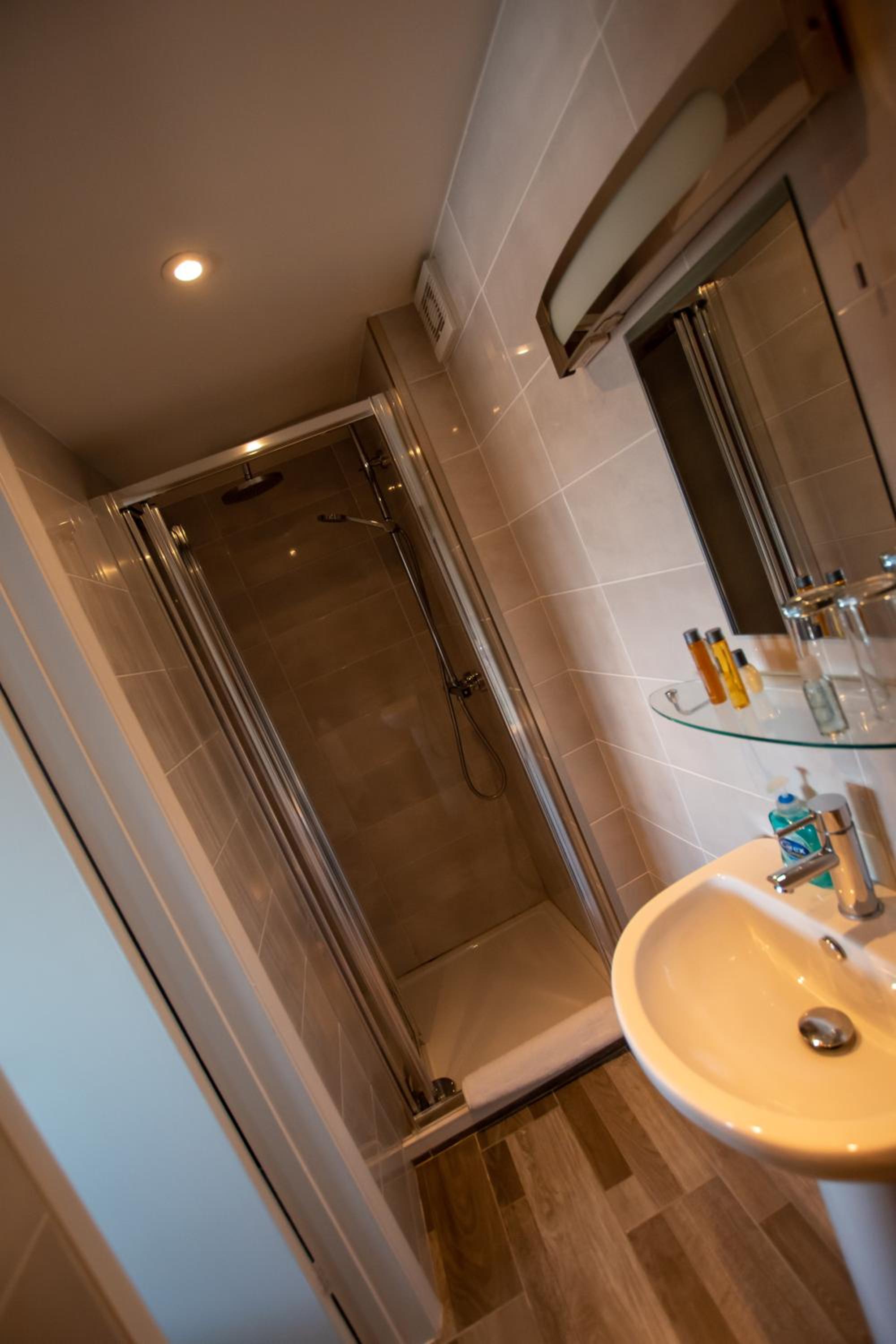 Triple Room - En Suite - Photo 2