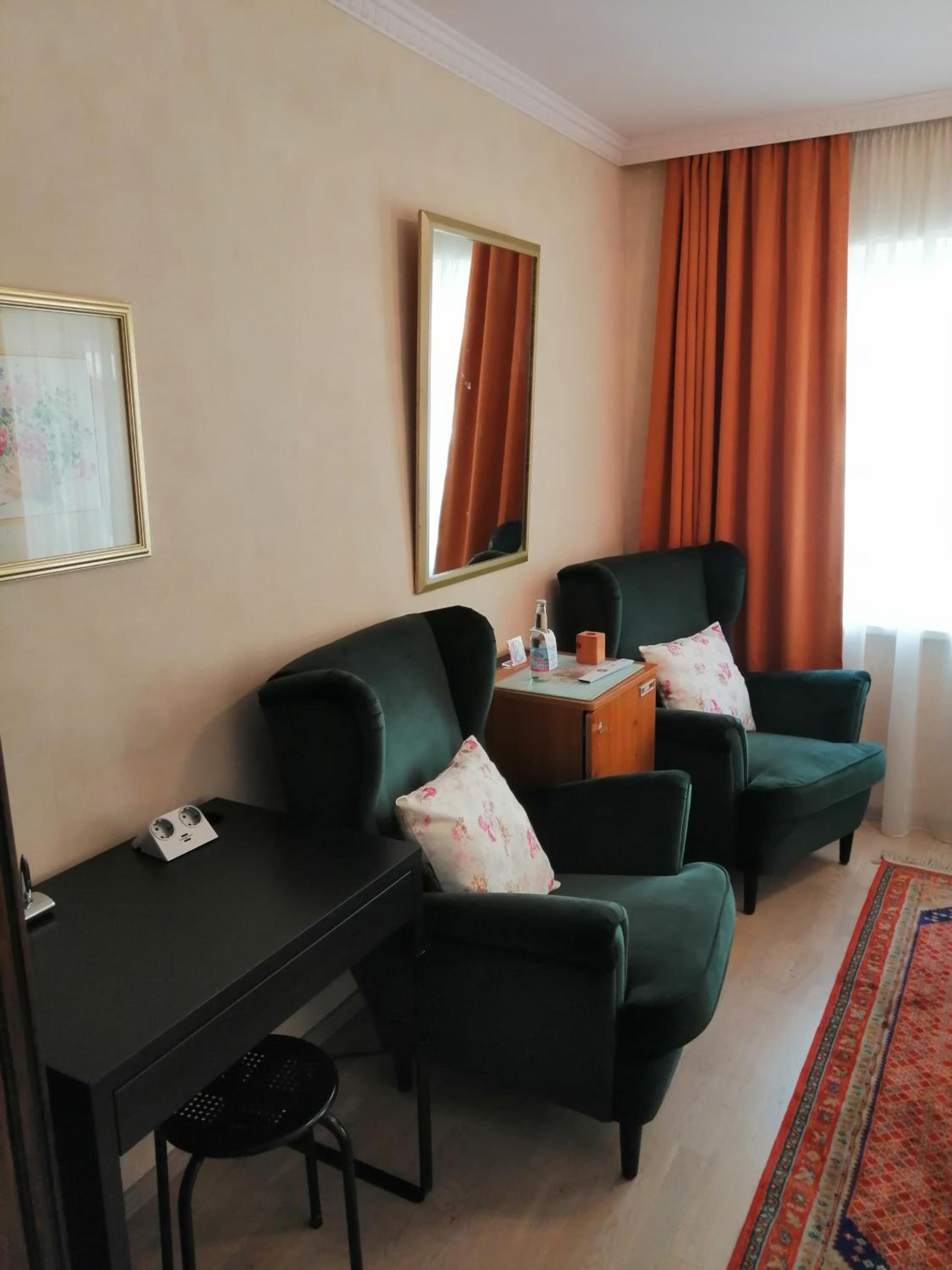Budget Double Room photo 2