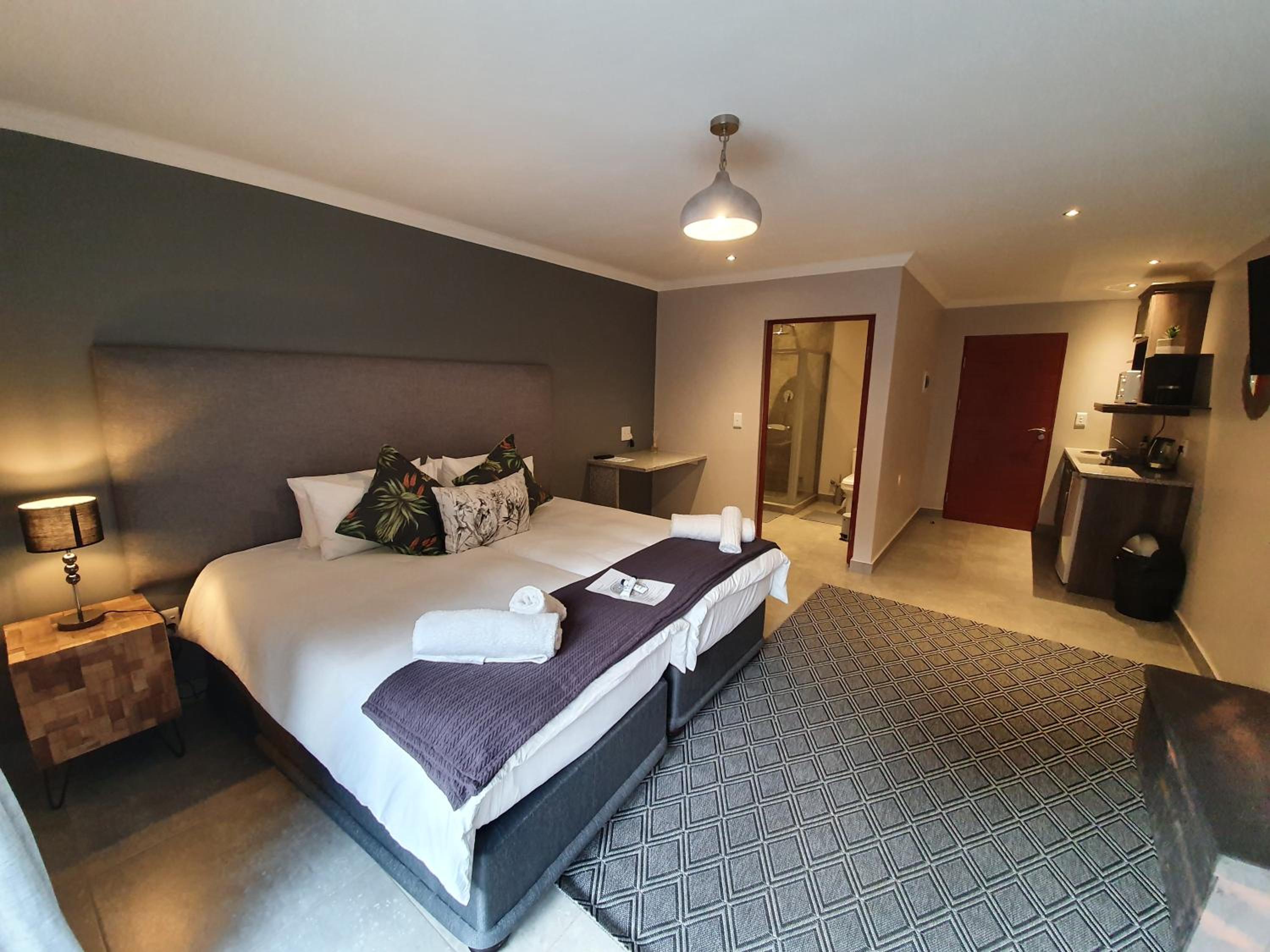 Double or Twin Room with Bathroom photo 2