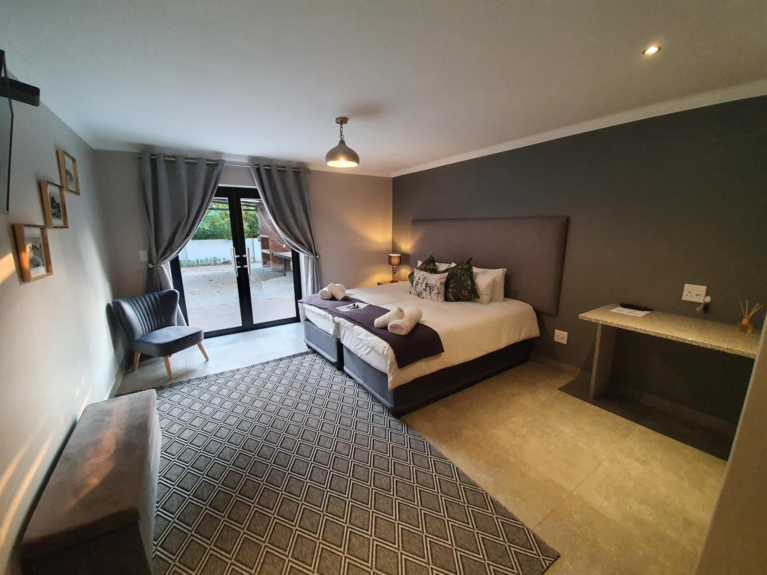 Double or Twin Room with Bathroom photo 3