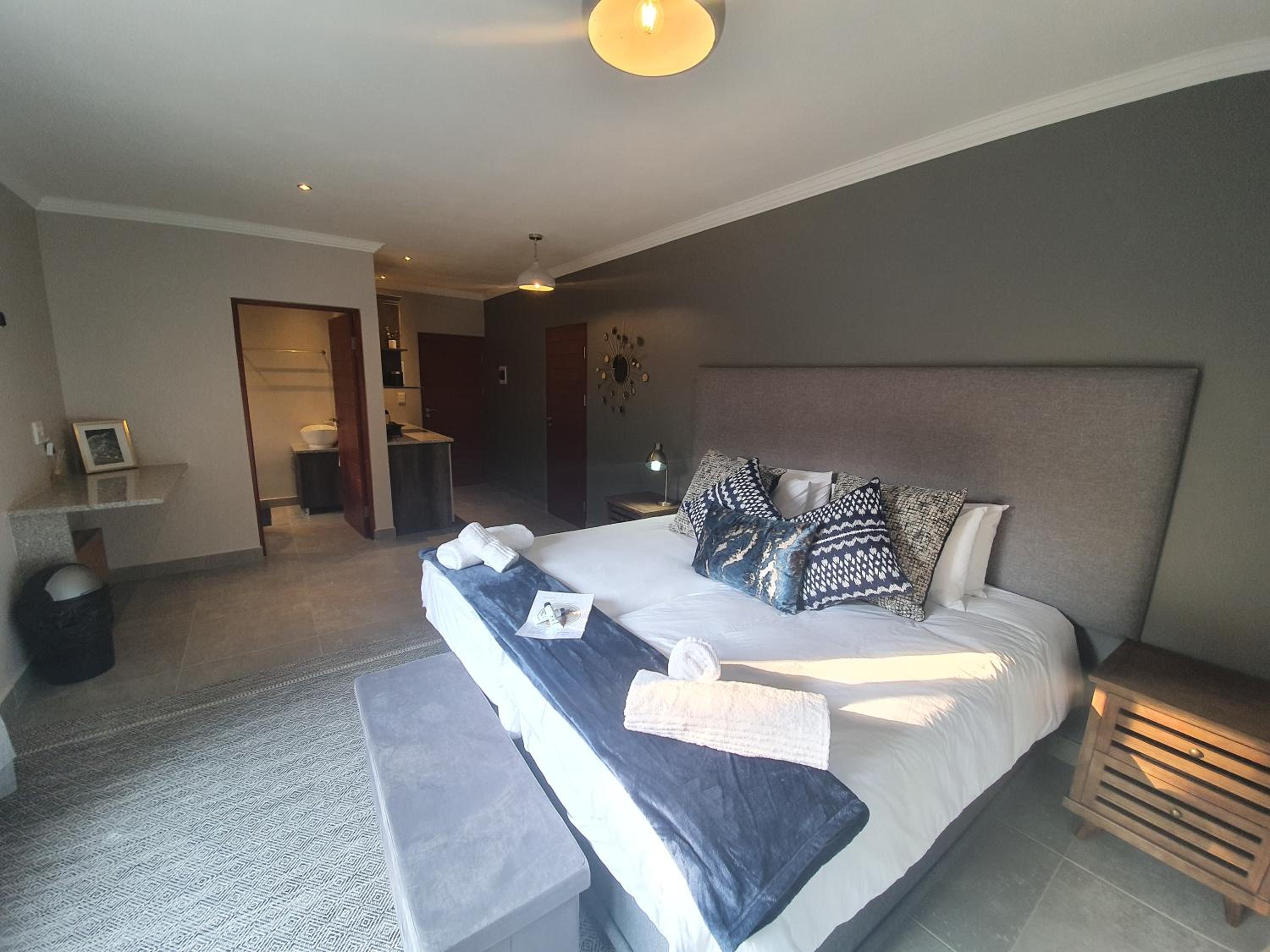 Double or Twin Room with Bathroom photo 3