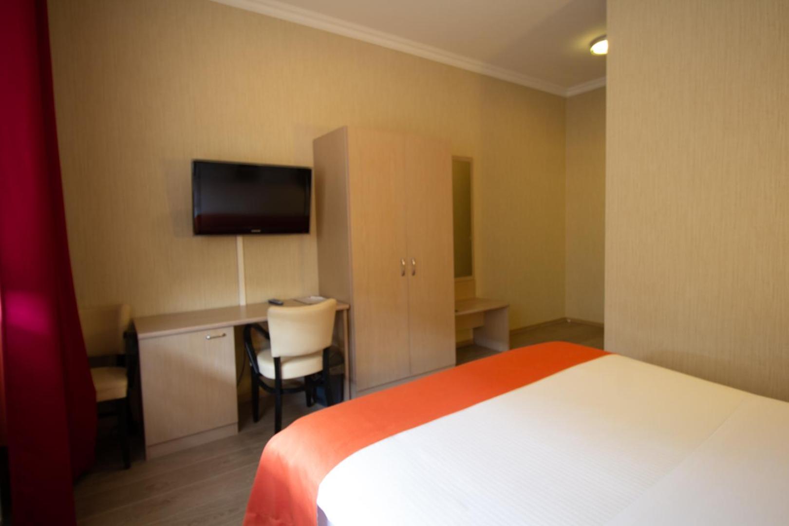 Standard Double Room - Photo 3