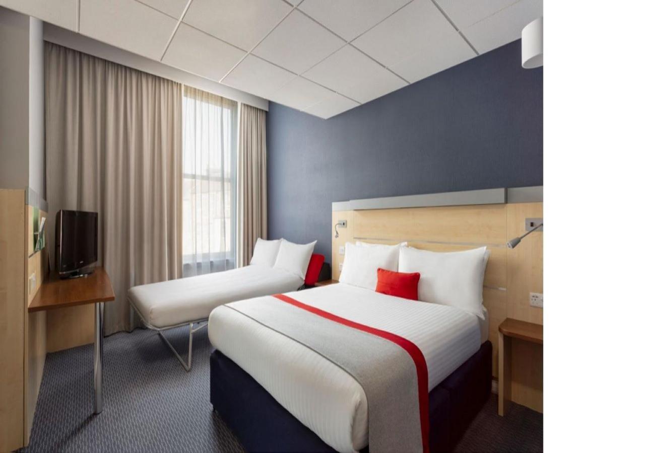 Standard Double Room with Sofa Bed and Free Hot Breakfast - Photo 1