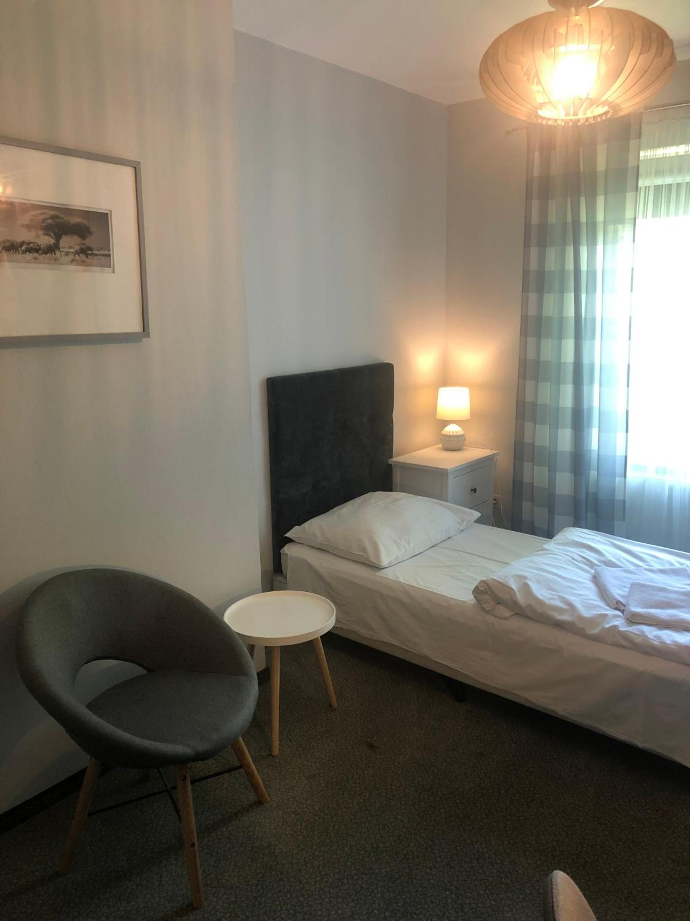 Single Room with Private Bathroom photo 2