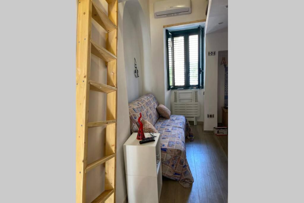 One-Bedroom House - Photo 16