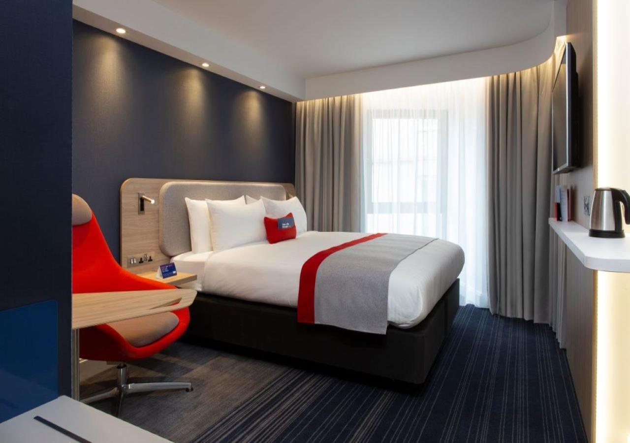 Standard Room with Free Hot Breakfast - Photo 3