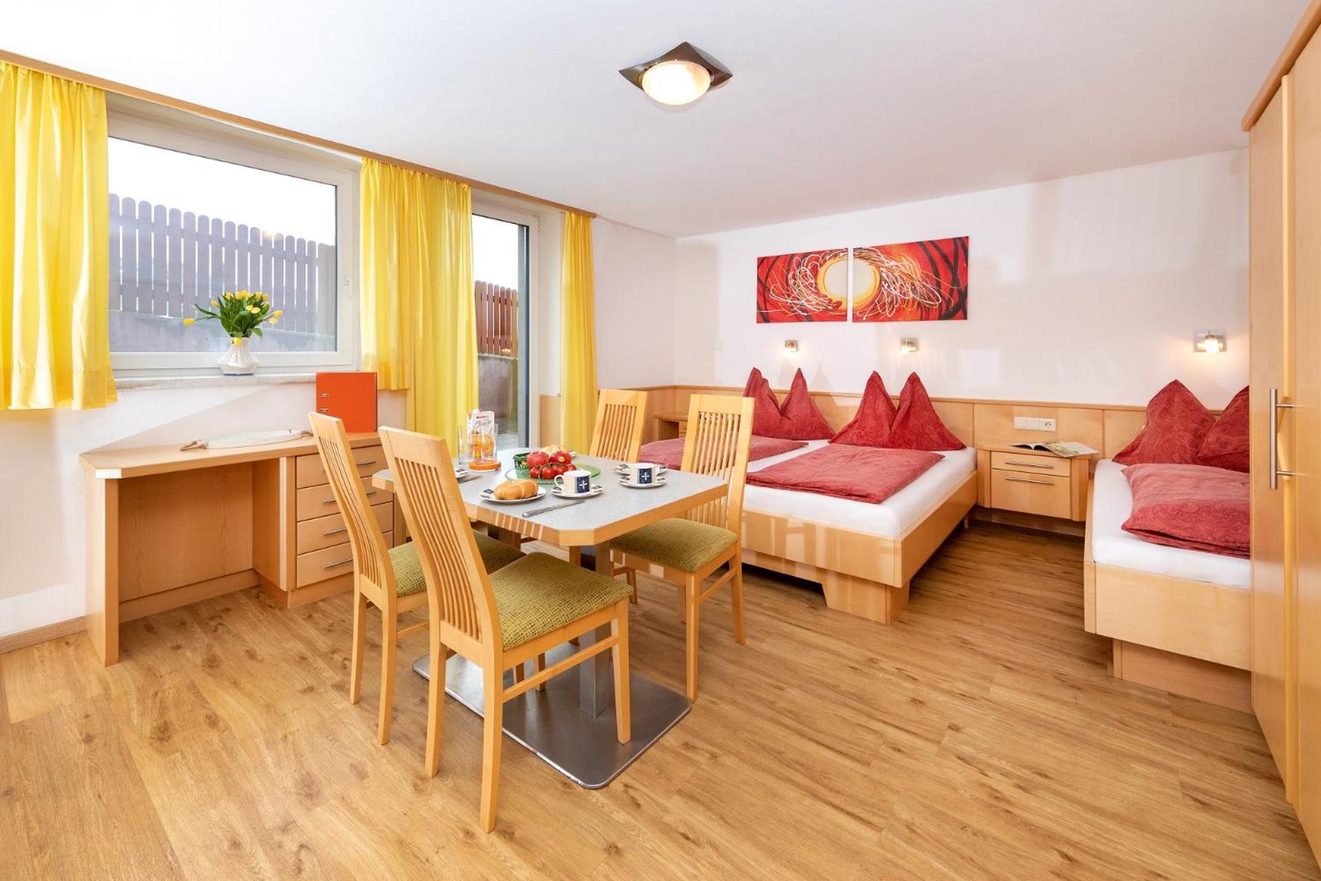Studio Apartment photo 1