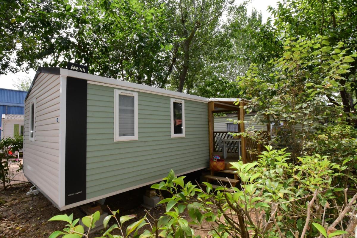 Mobile Home photo 2