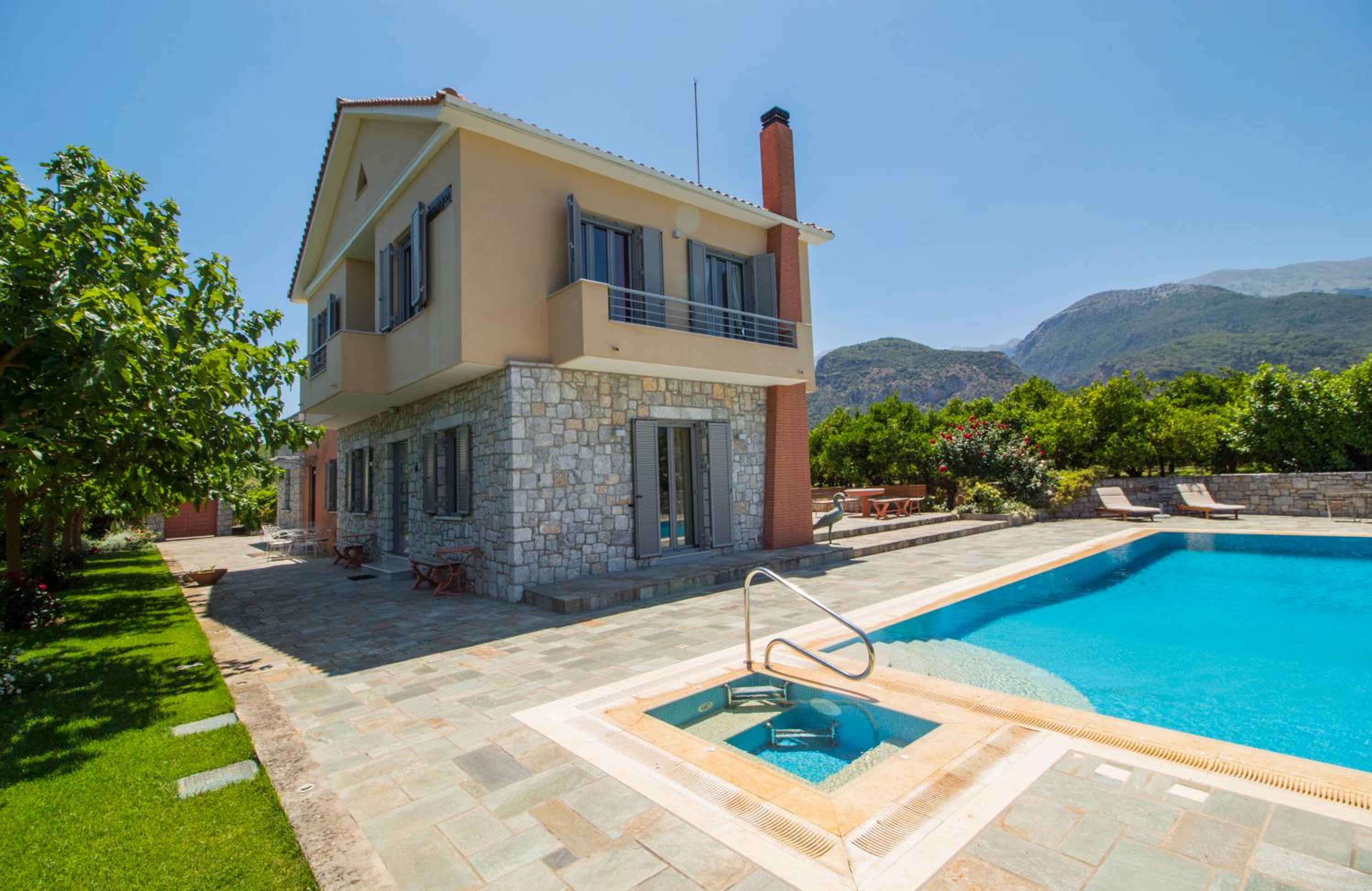 Villa photo 2