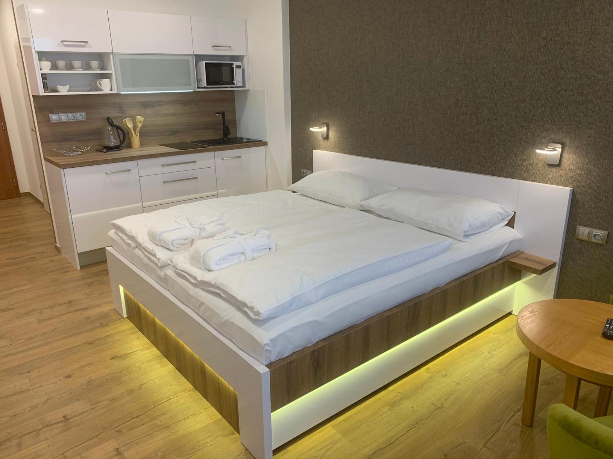 Deluxe Double Room with Balcony photo 2