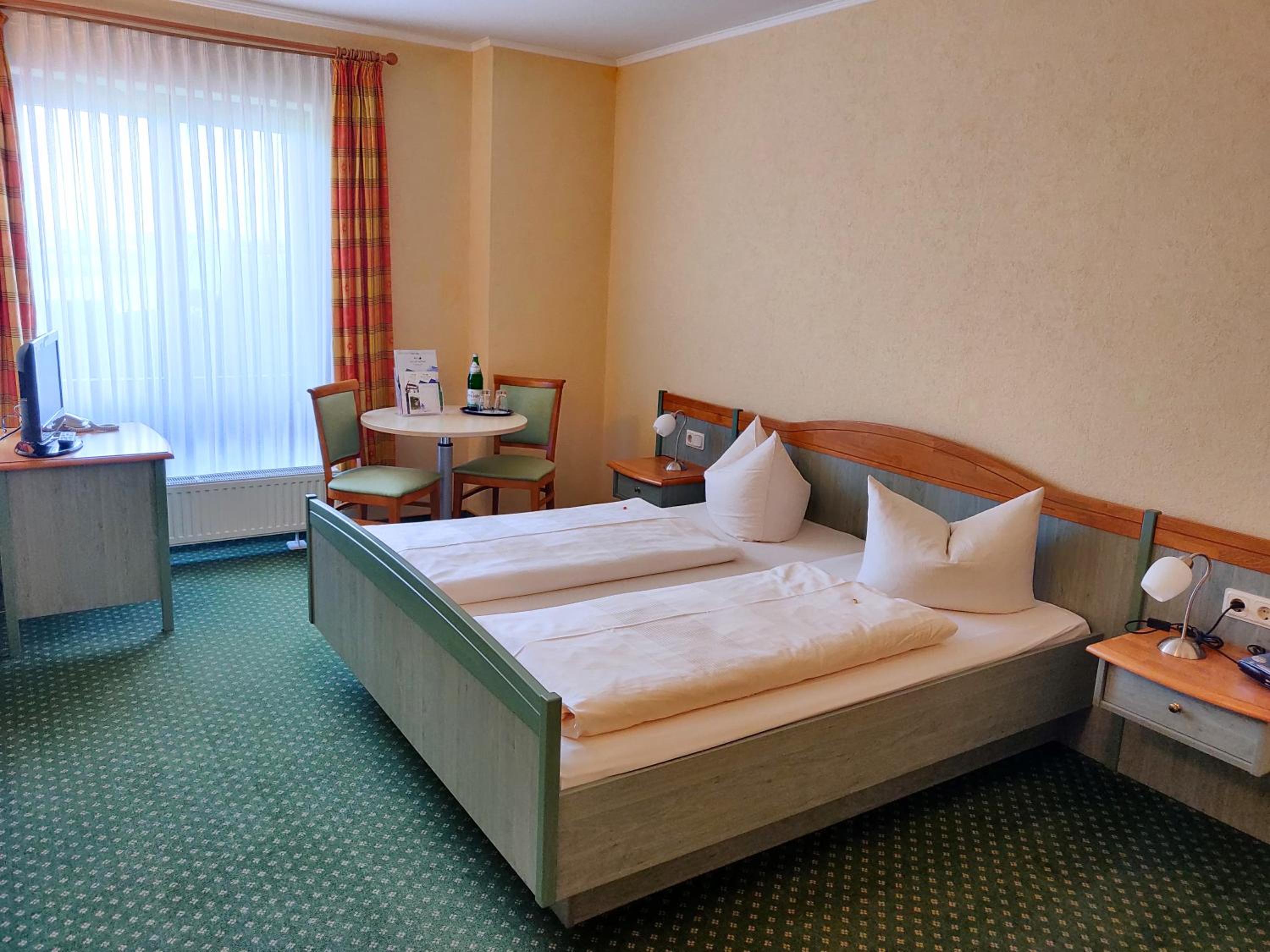 Budget Double Room - Photo 1
