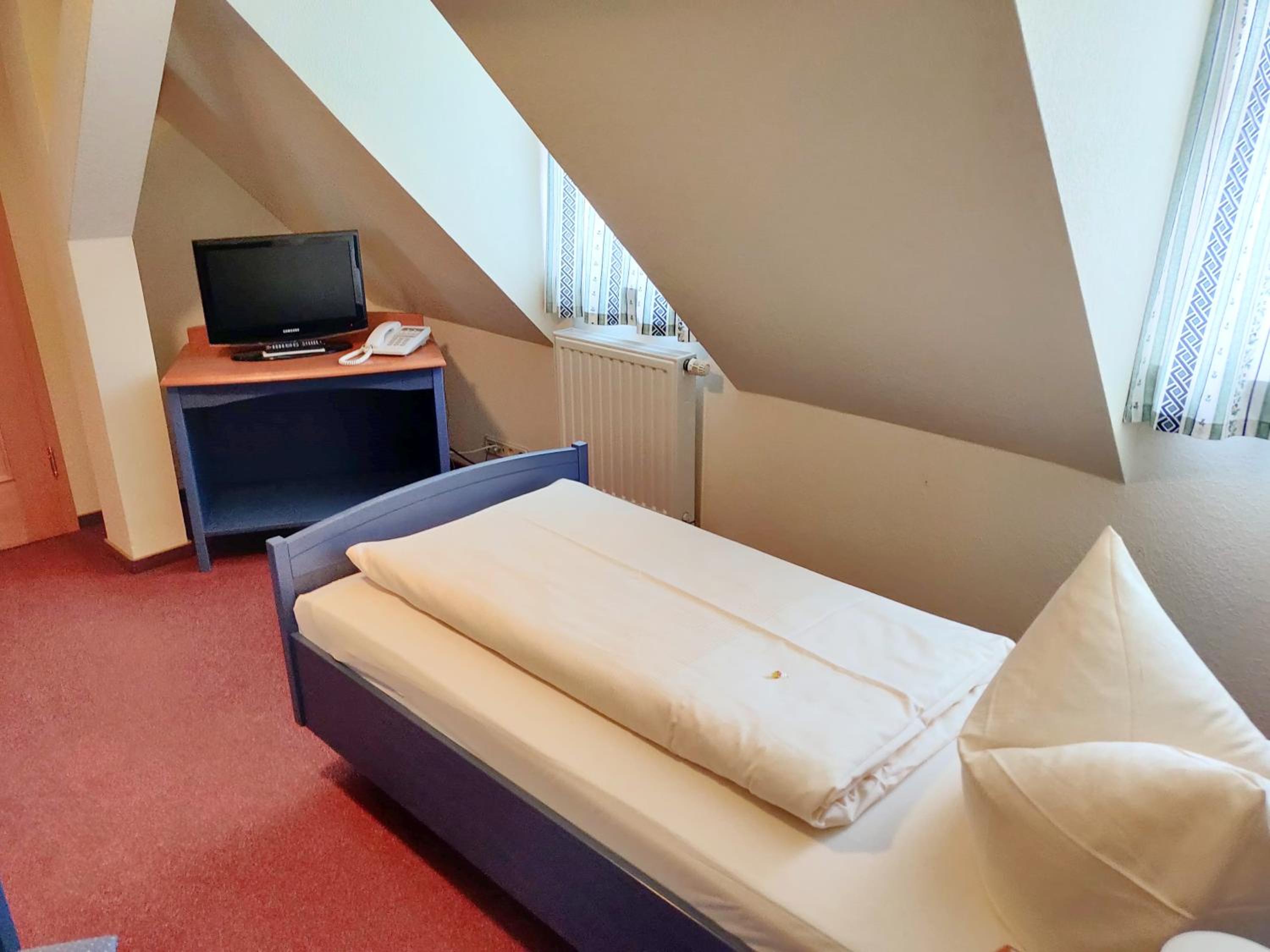 Standard Single Room