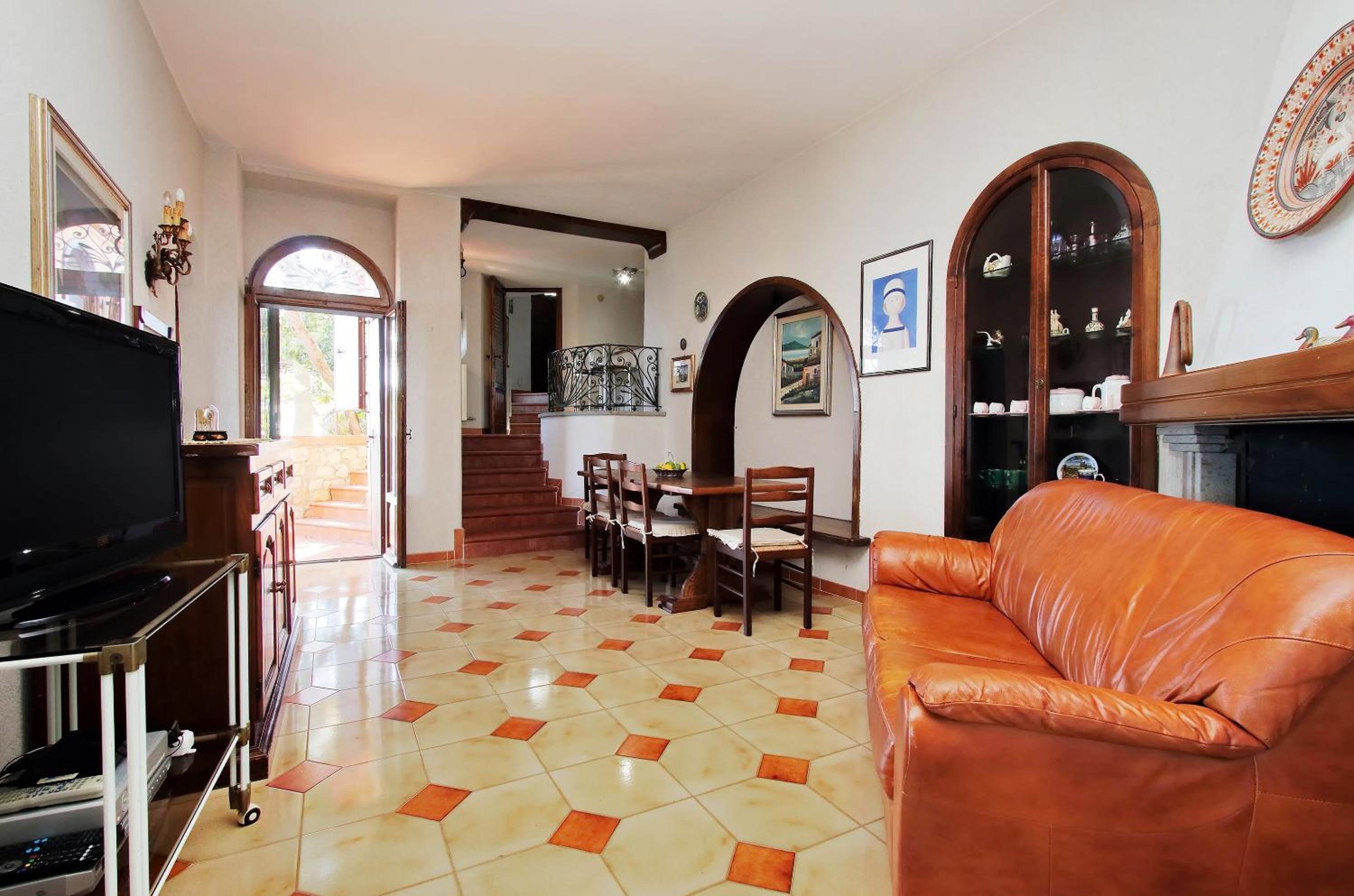 Villa photo 1