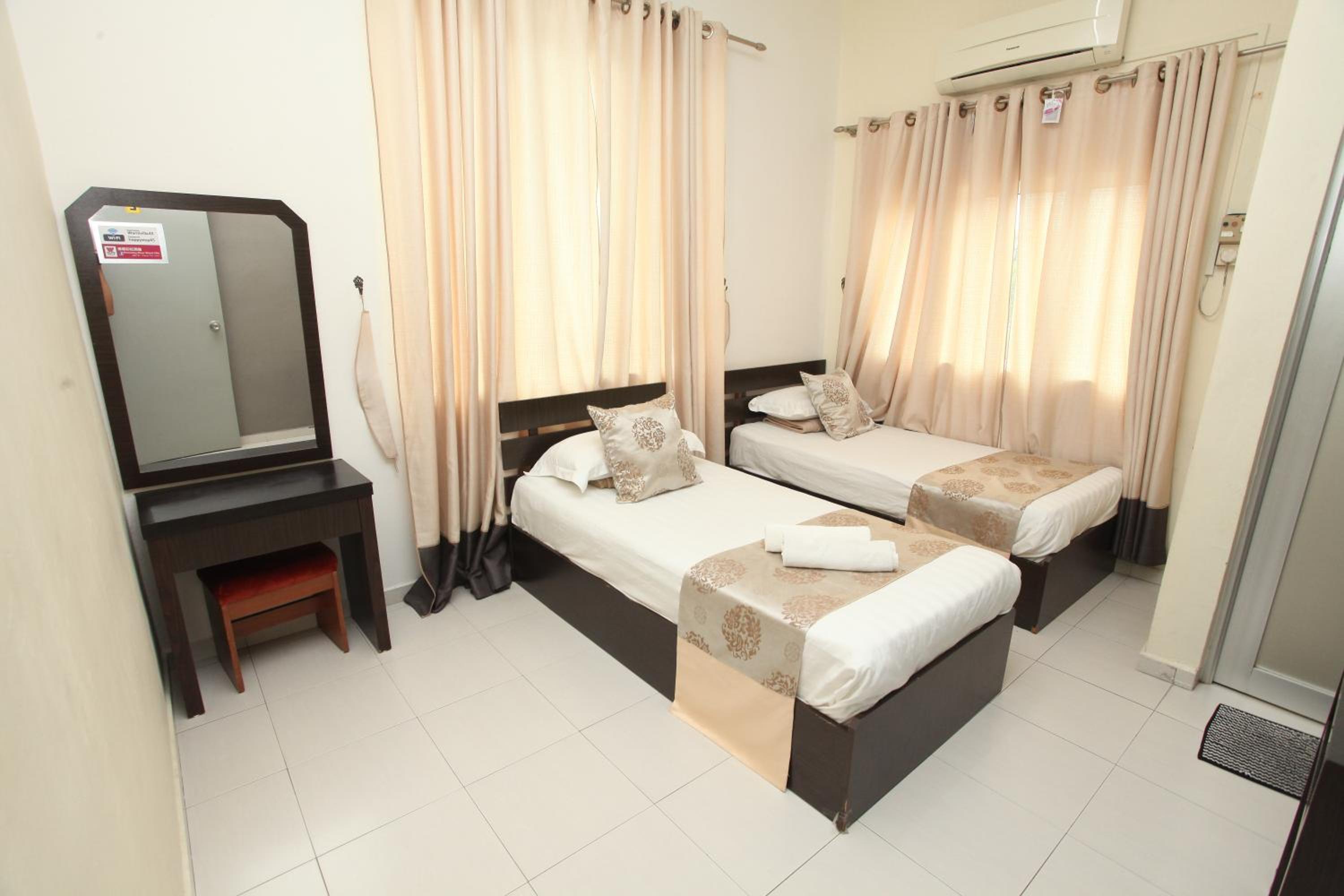 Budget Twin Room photo 2