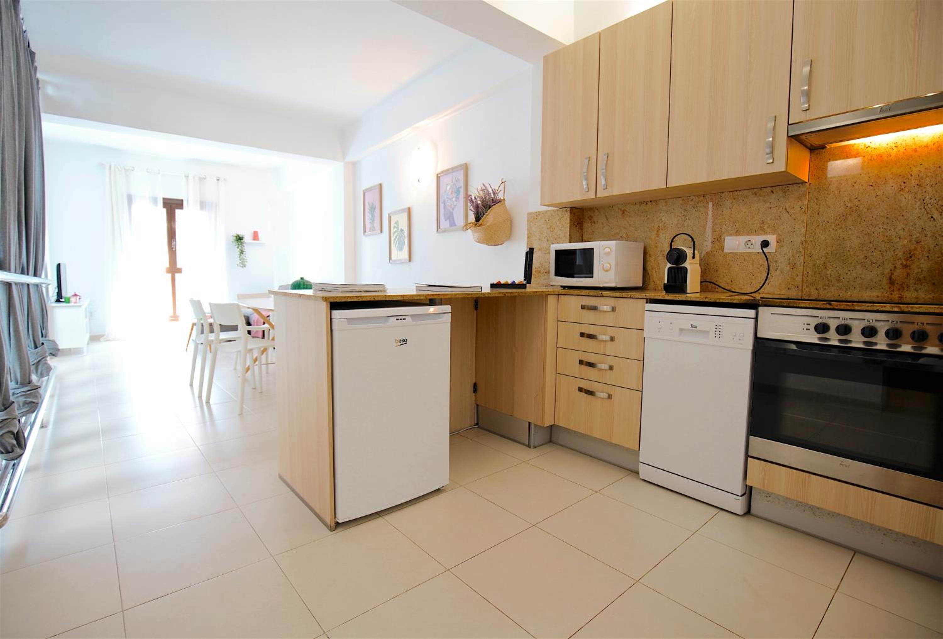 Three-Bedroom Apartment C photo 3