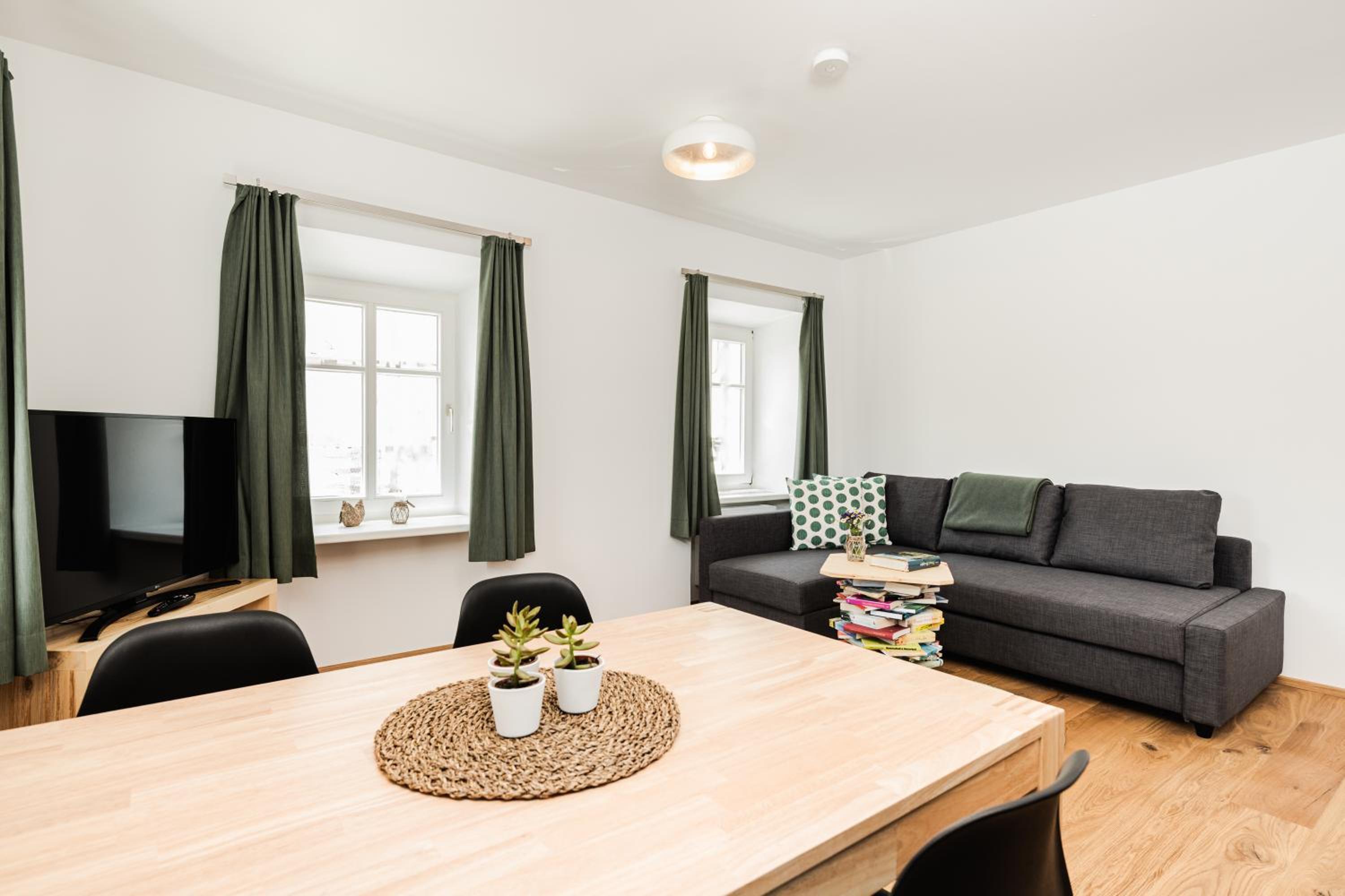 Apartment photo 2