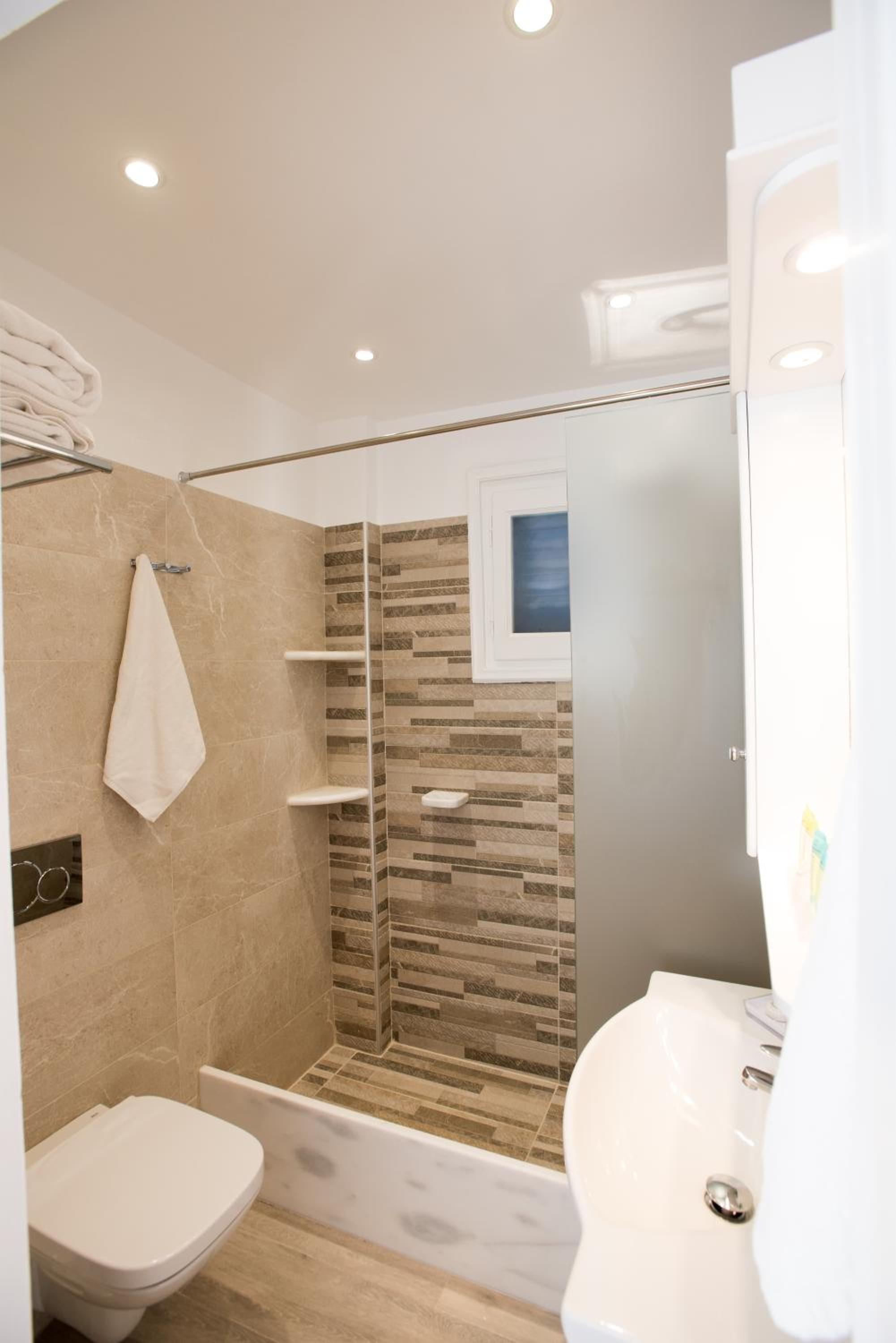 One-Bedroom Apartment - Photo 46