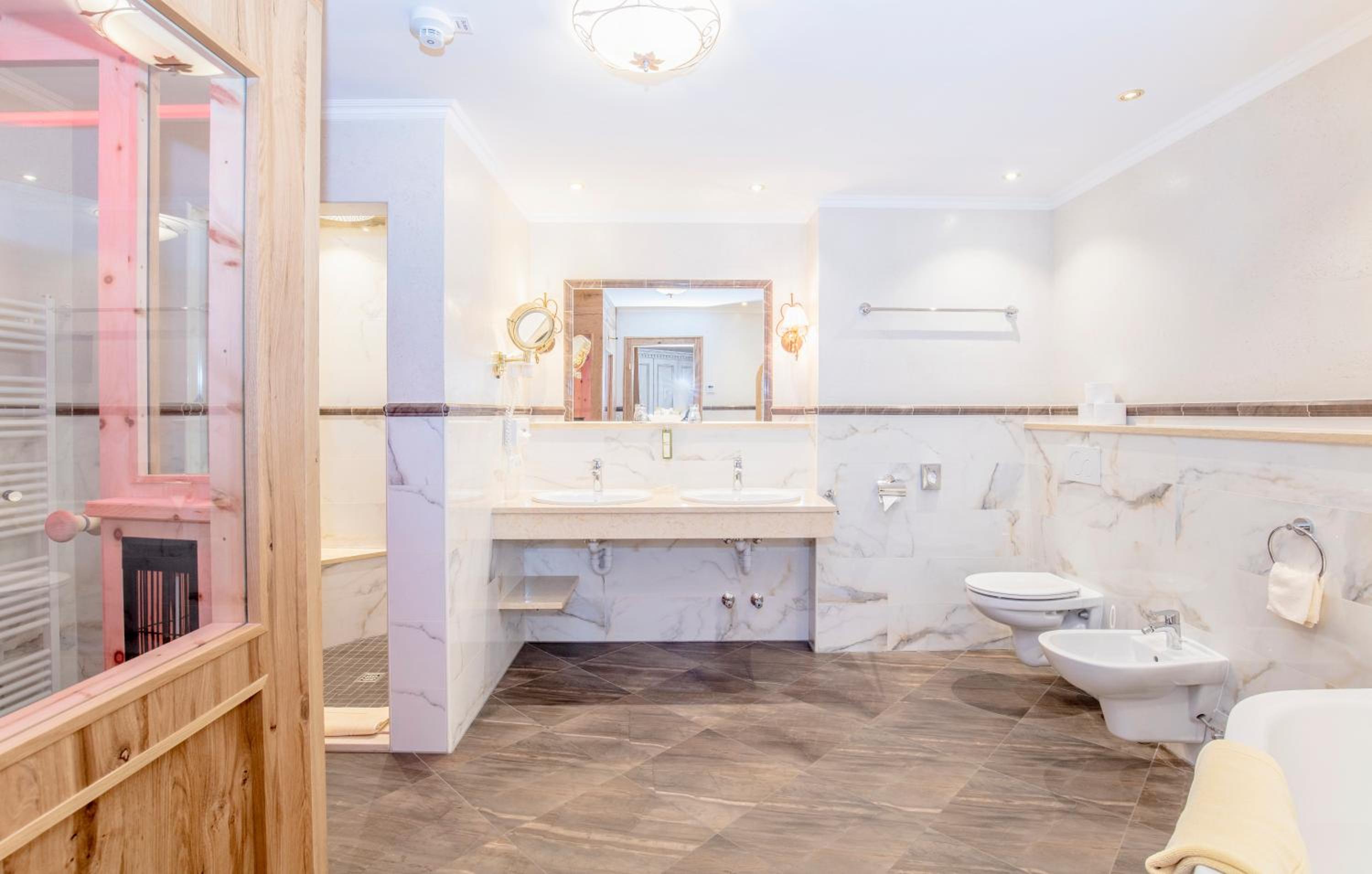 Junior Suite Landhaus - Photo 4
