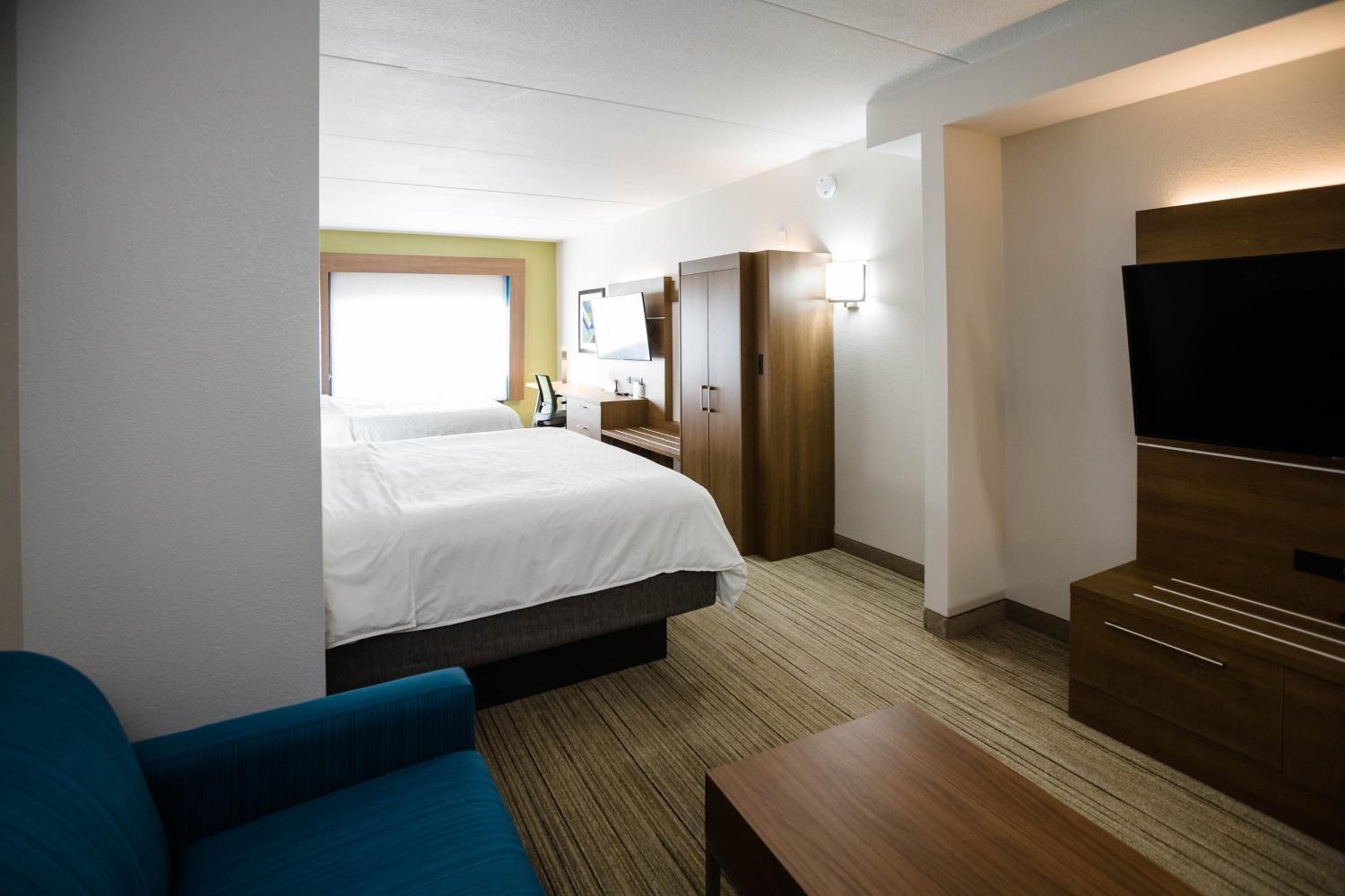 One-Bedroom King Suite with Two King and One Sofa Bed - Photo 7
