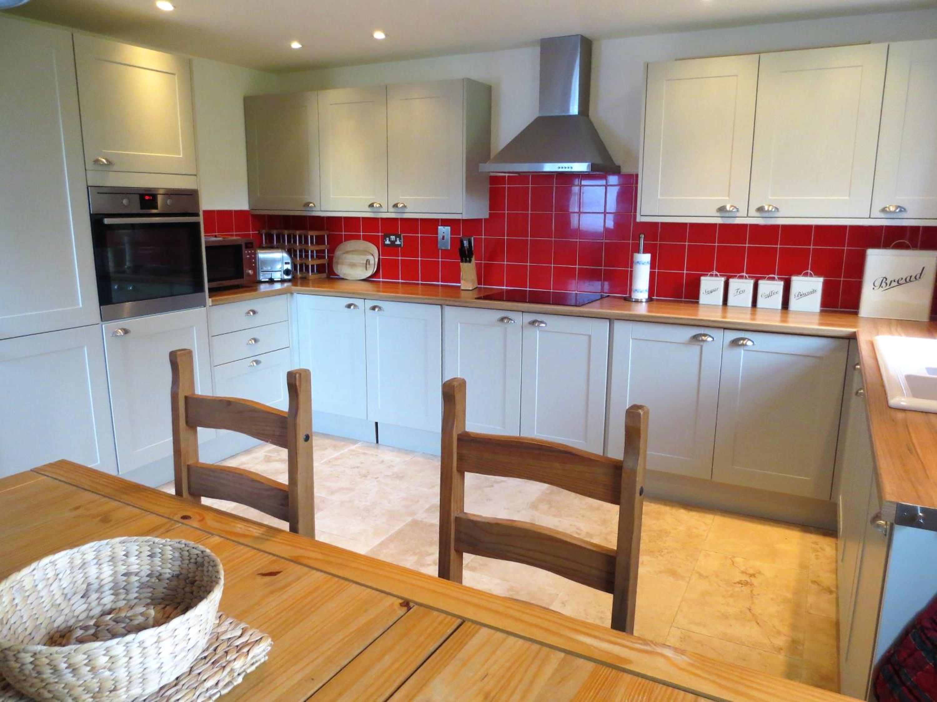 Two-Bedroom House - Photo 11