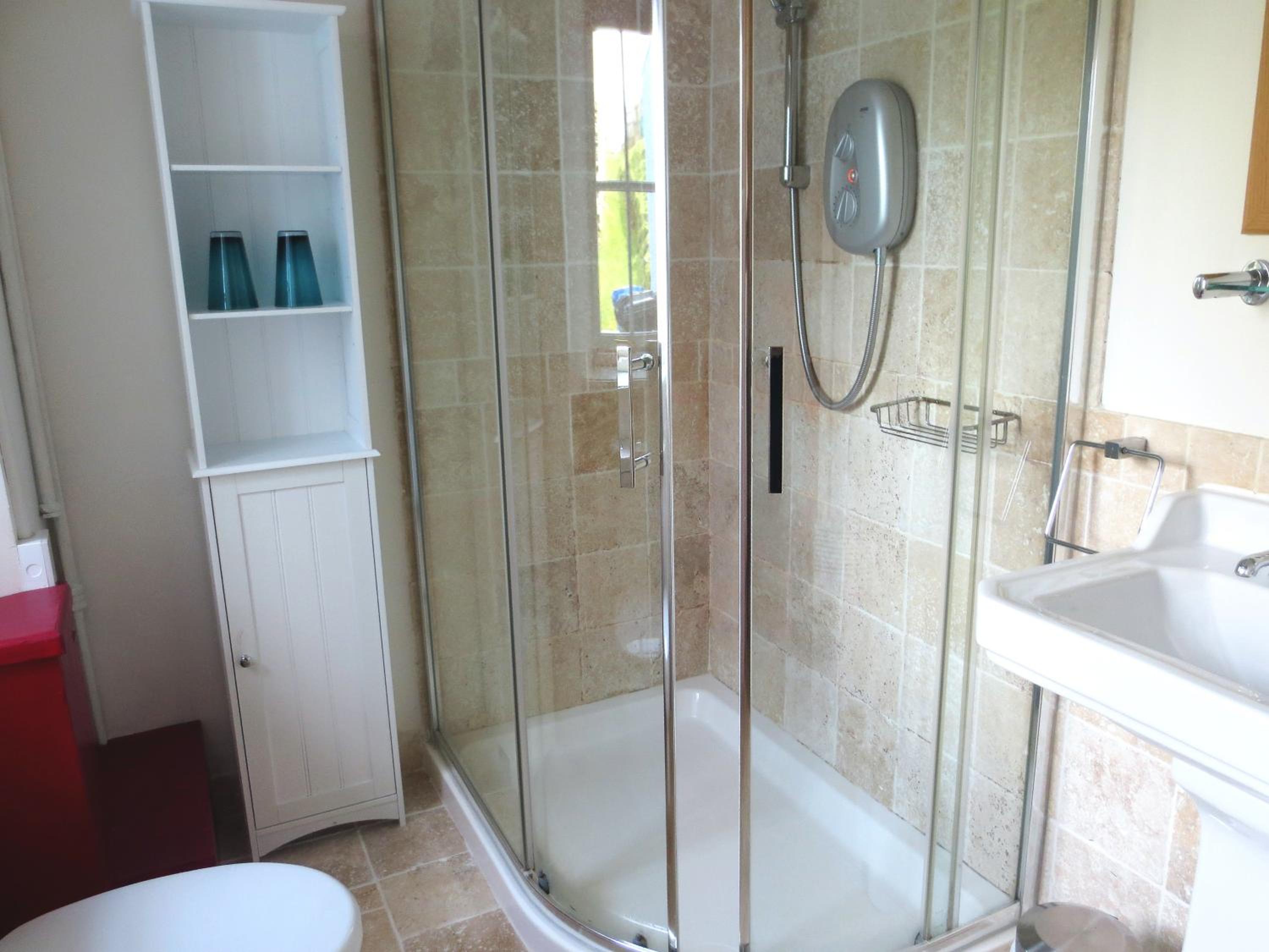 Two-Bedroom House - Photo 13