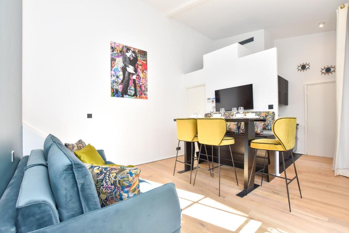 Deluxe Apartment photo 1