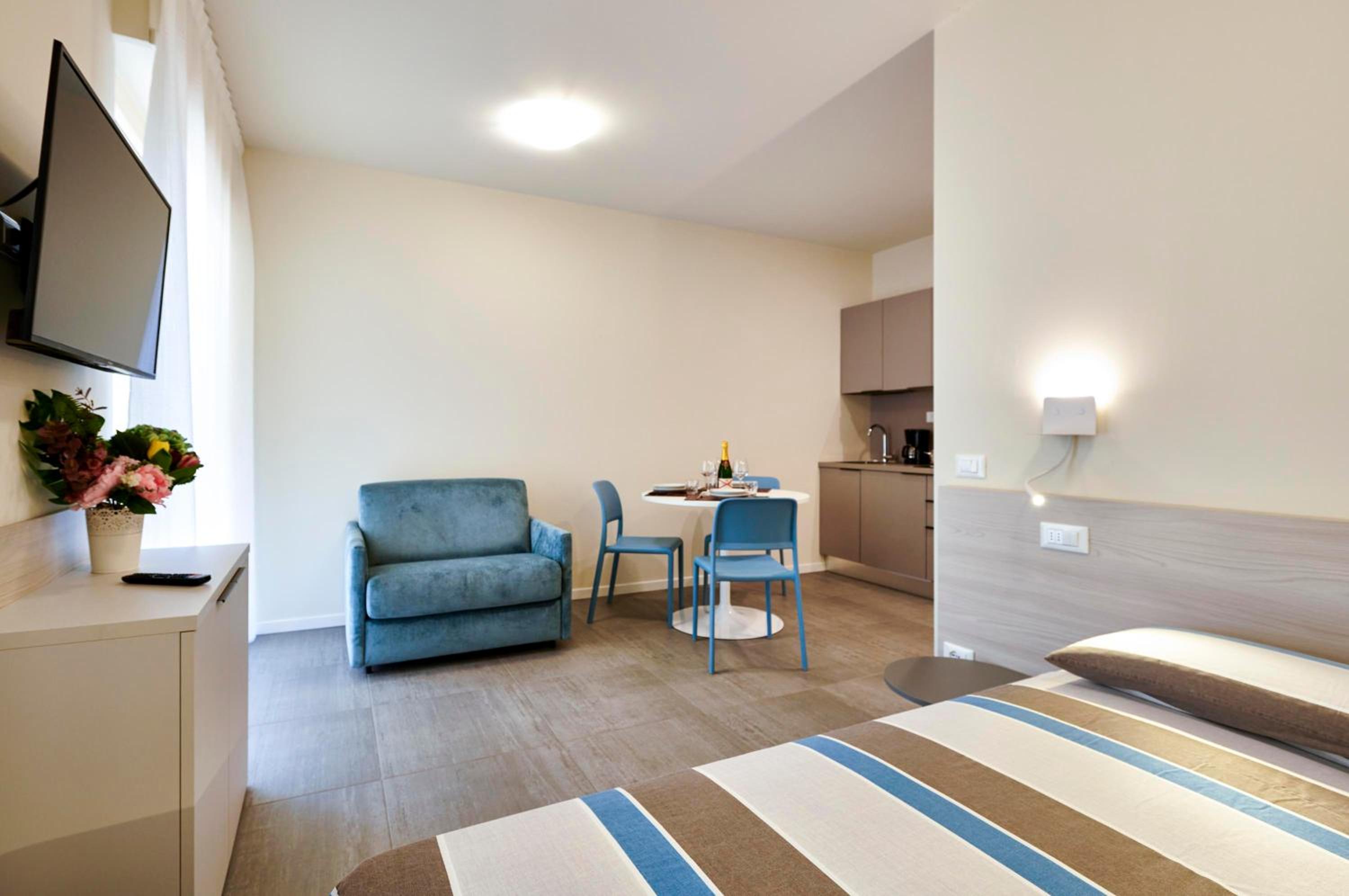 One-Bedroom Apartment photo 2